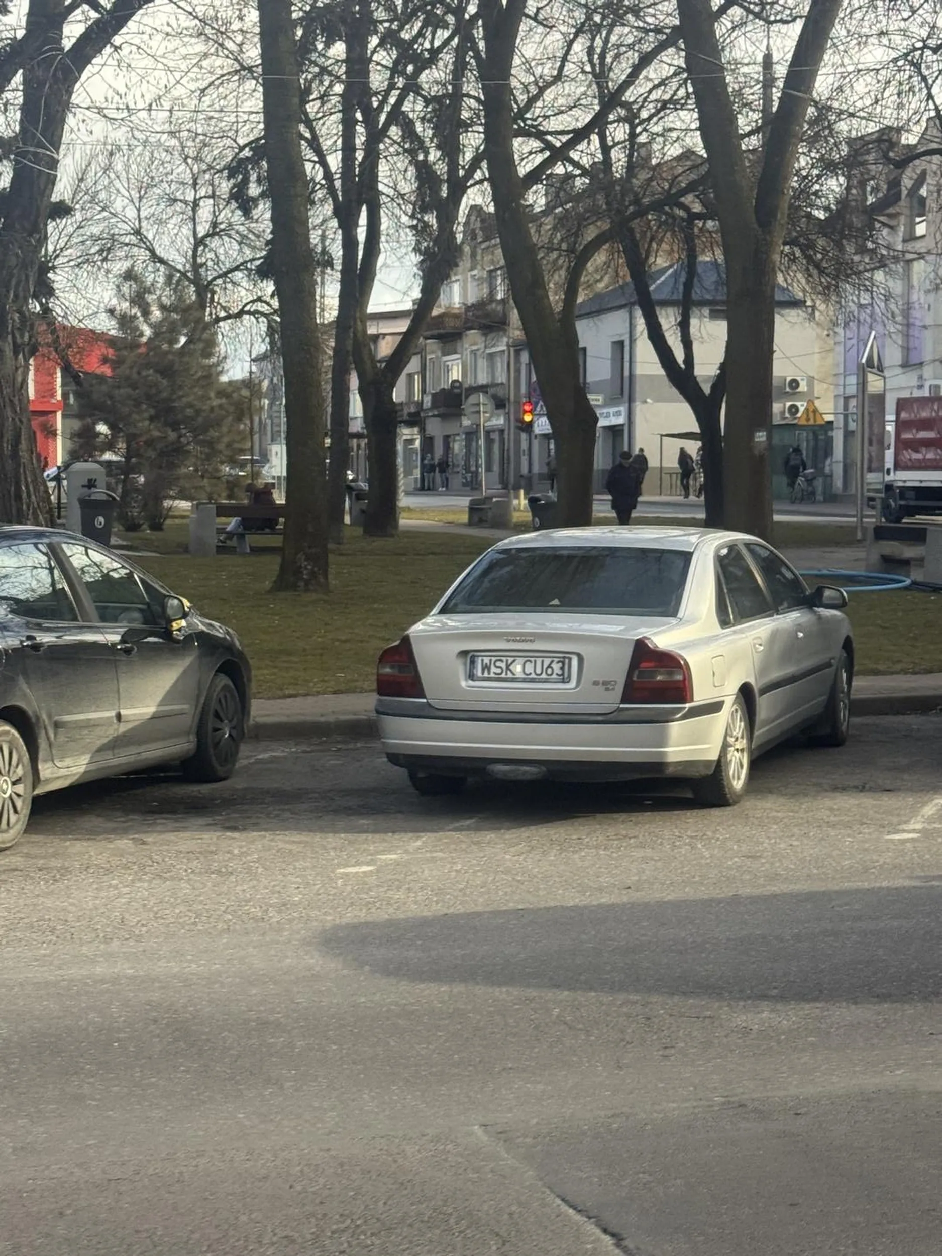 Cudnie zaparkowane Audi na 6+