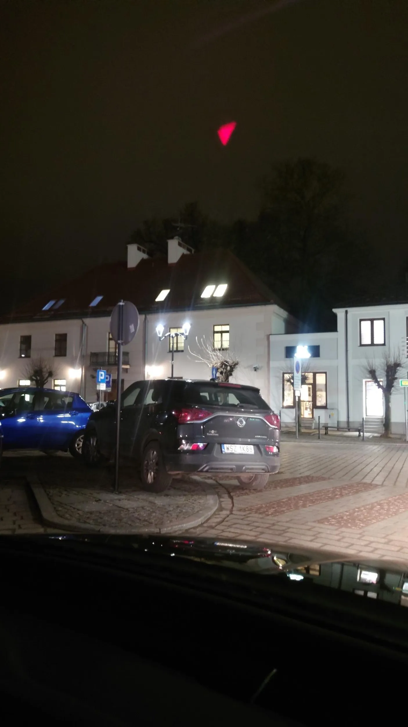 Parkowanie na przejściu dla pieszych, pierwsza klasa.