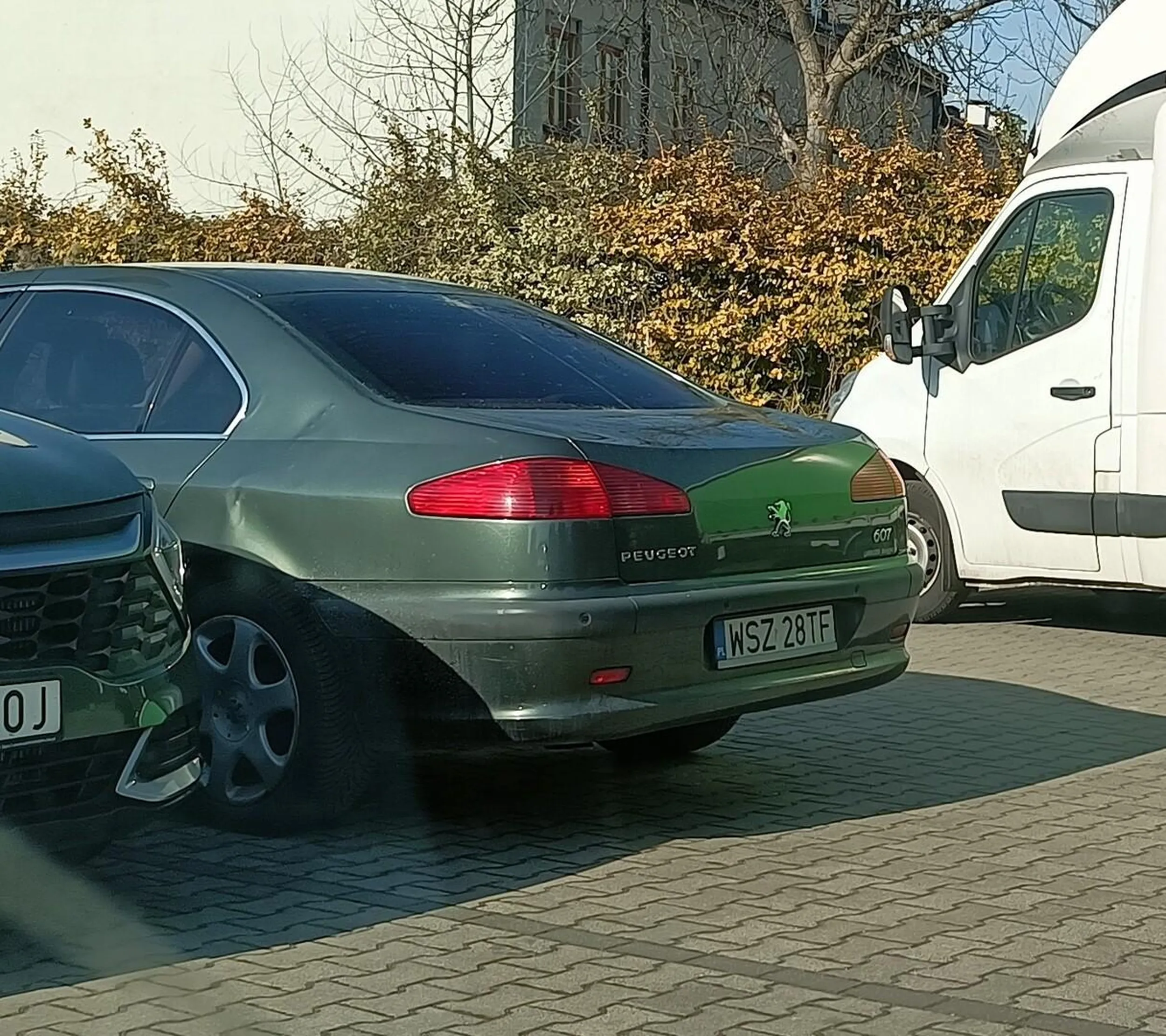 Kretyn zastawił wyjazd z parkingu.