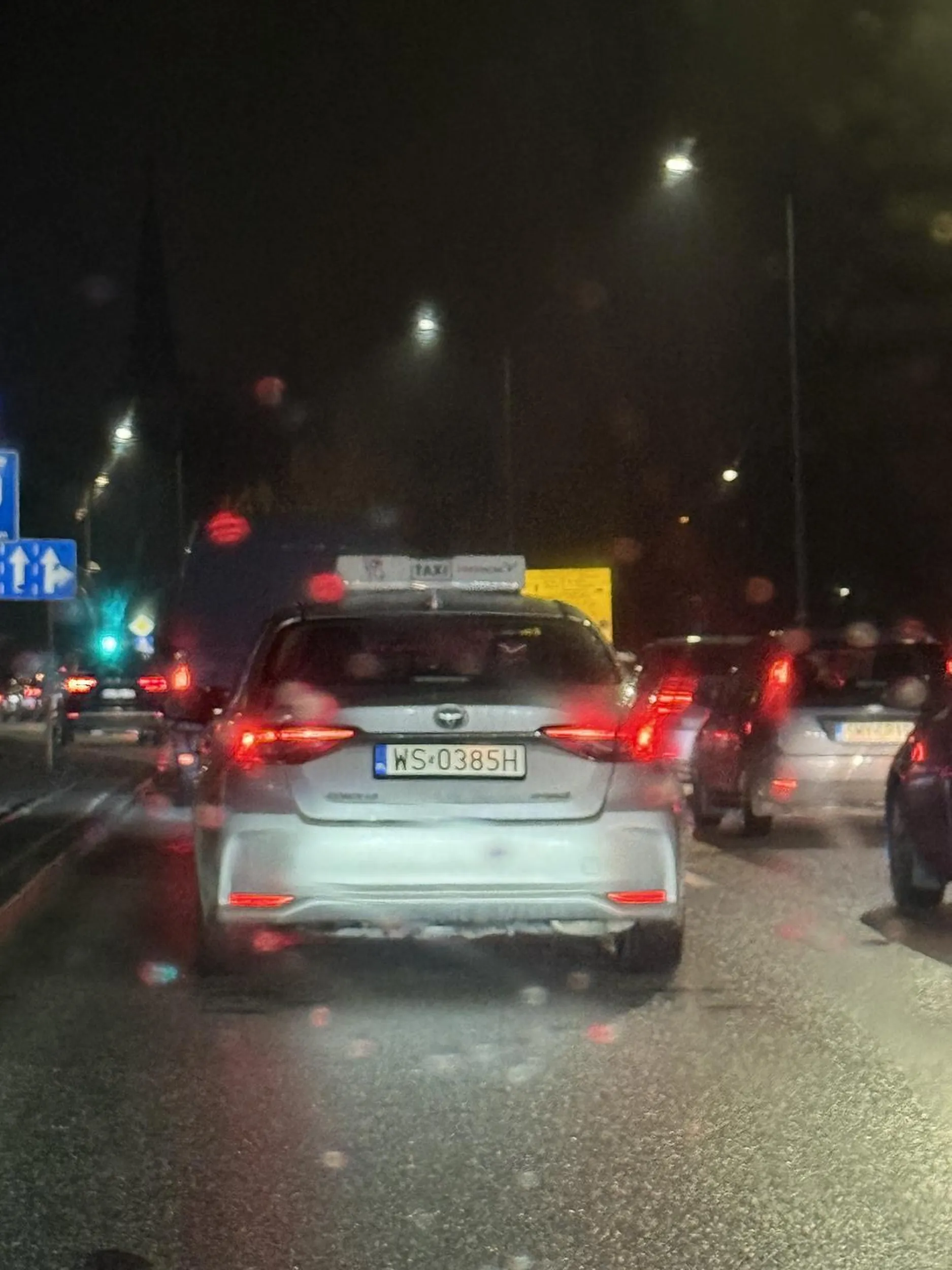 Cham i prostak, ktory nie umie jezdzic. W dupe wsadz sobie ten srodkowy palec.