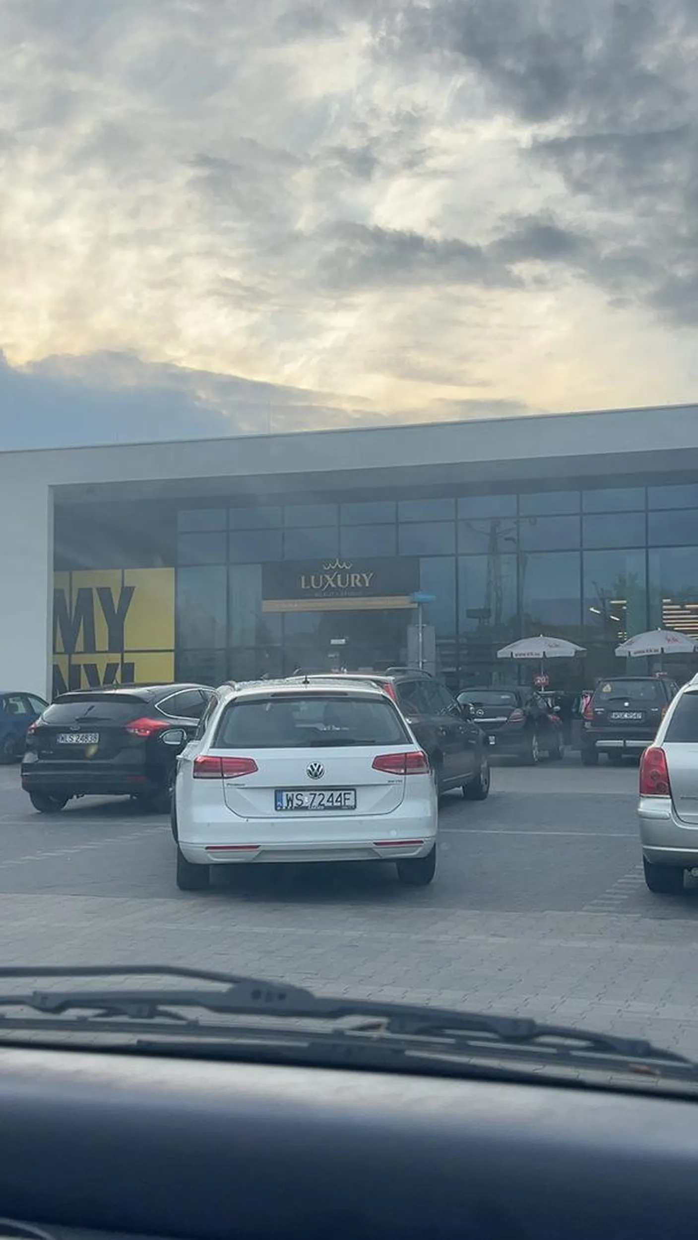 drogi kierowco, lepiej poćwicz parkowanie