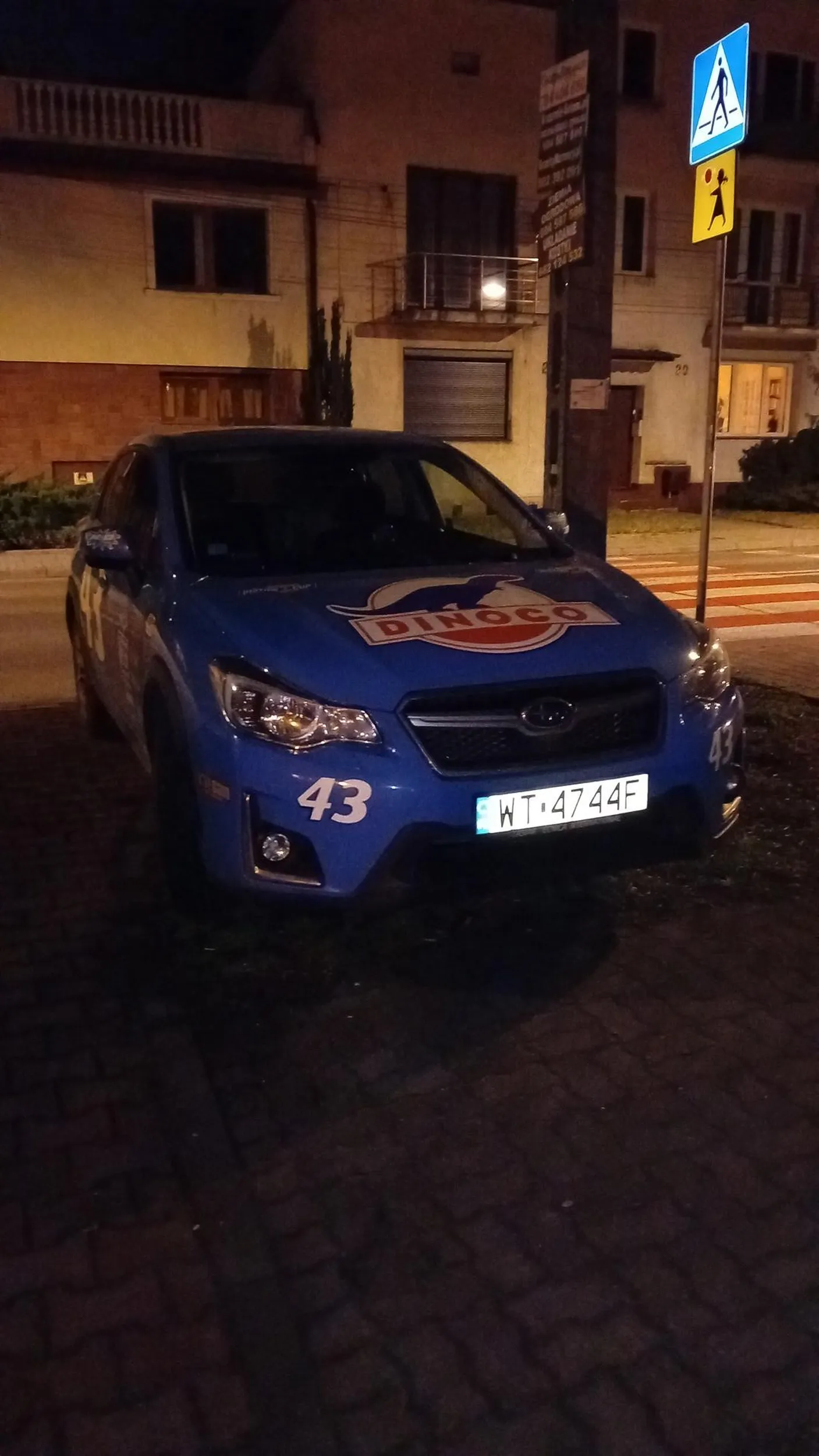 Pani również brak elementarnej wiedzy na temat parkowania. Albo po prostu chamska