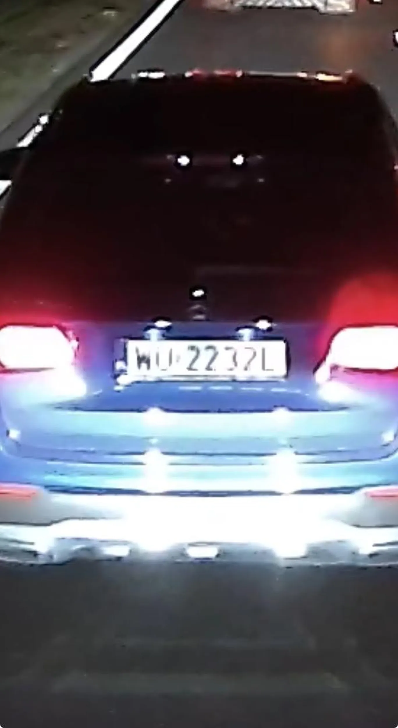 Nagranie za stworzenie zagrożenia dla 3 ciężarówek trafiło na policję, następnym razem zastanowisz się czy chcesz wyhamować kogoś jeszcze raz