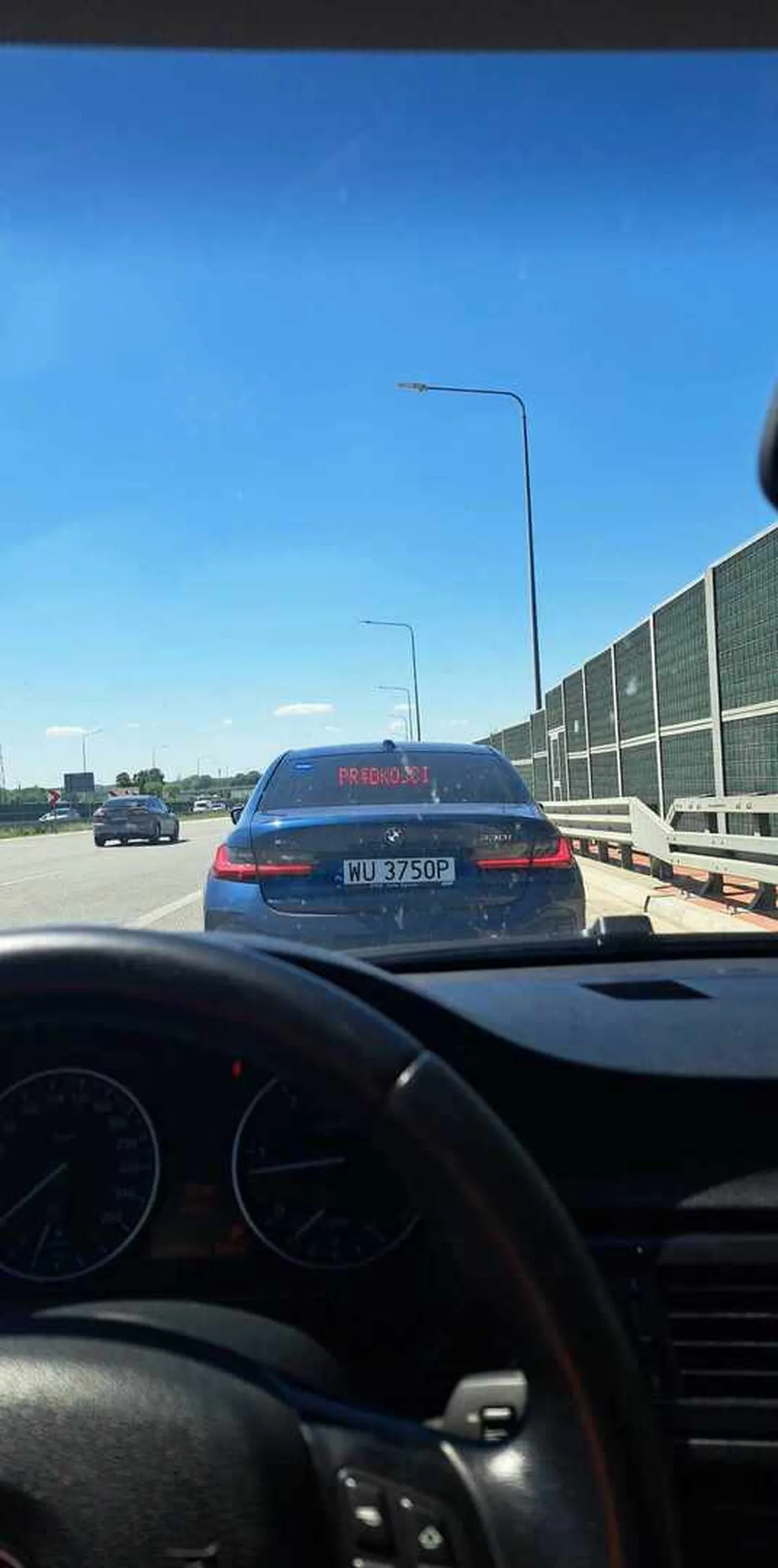 Miły pan policjant Ale sytuacja nie miła bo dał mandat ?