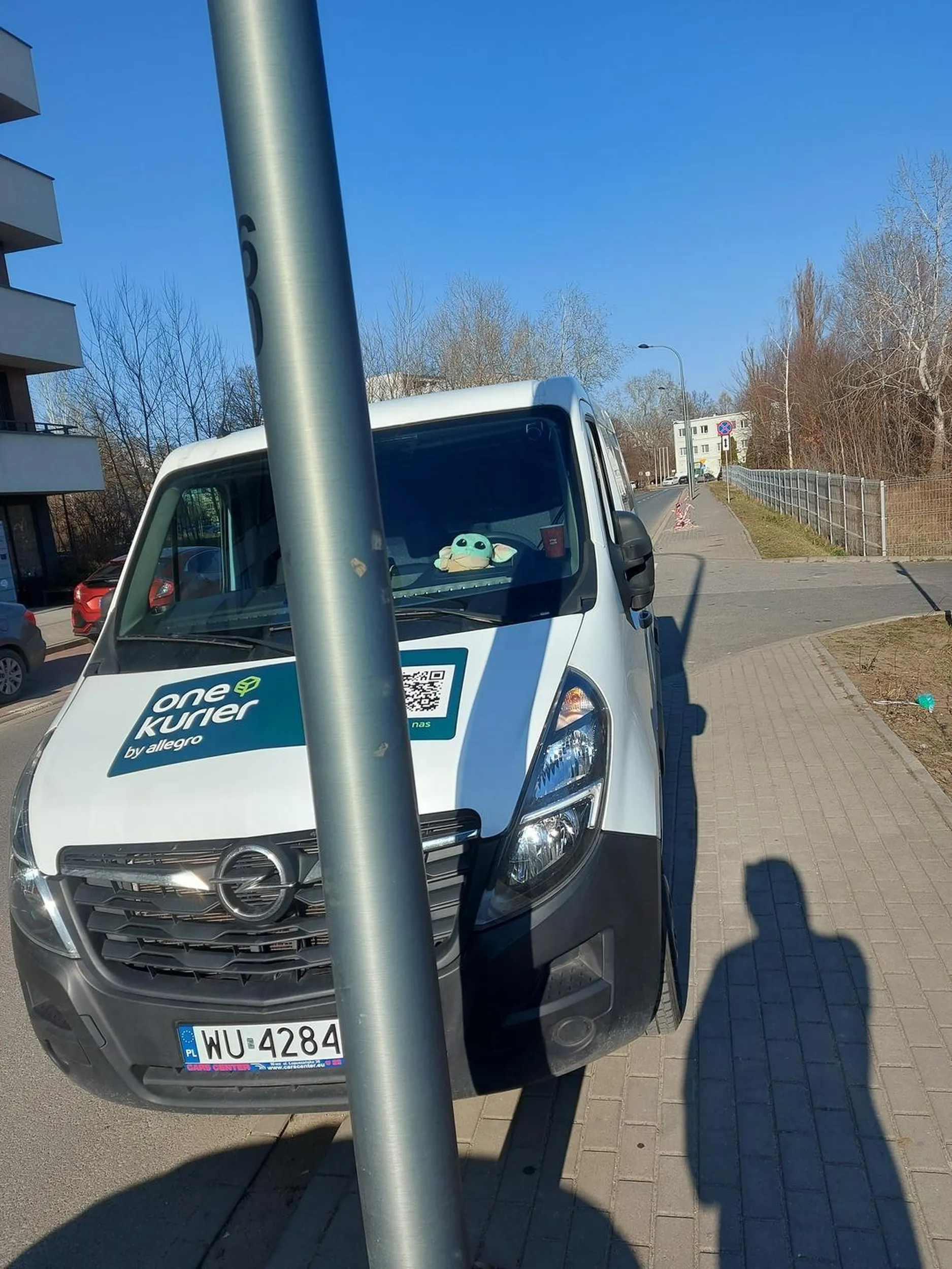 Kurier inpostu, który nagminnie nielegalnie parkuje