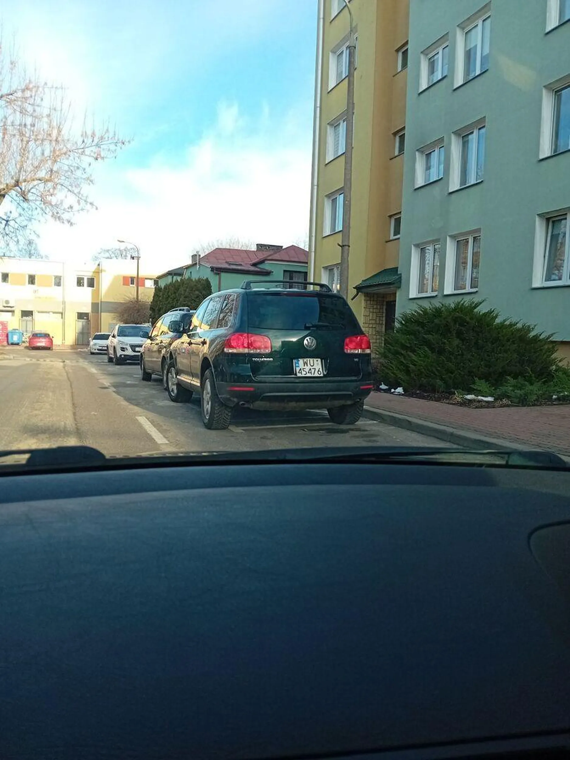 rozumiem że pojazd jest wykorzystywany do przewożenia księdza aby ten głosił słowo boże ale pożądać miejsce bliźniego swego jedno i drugie i kawałek poza to rownież grzech