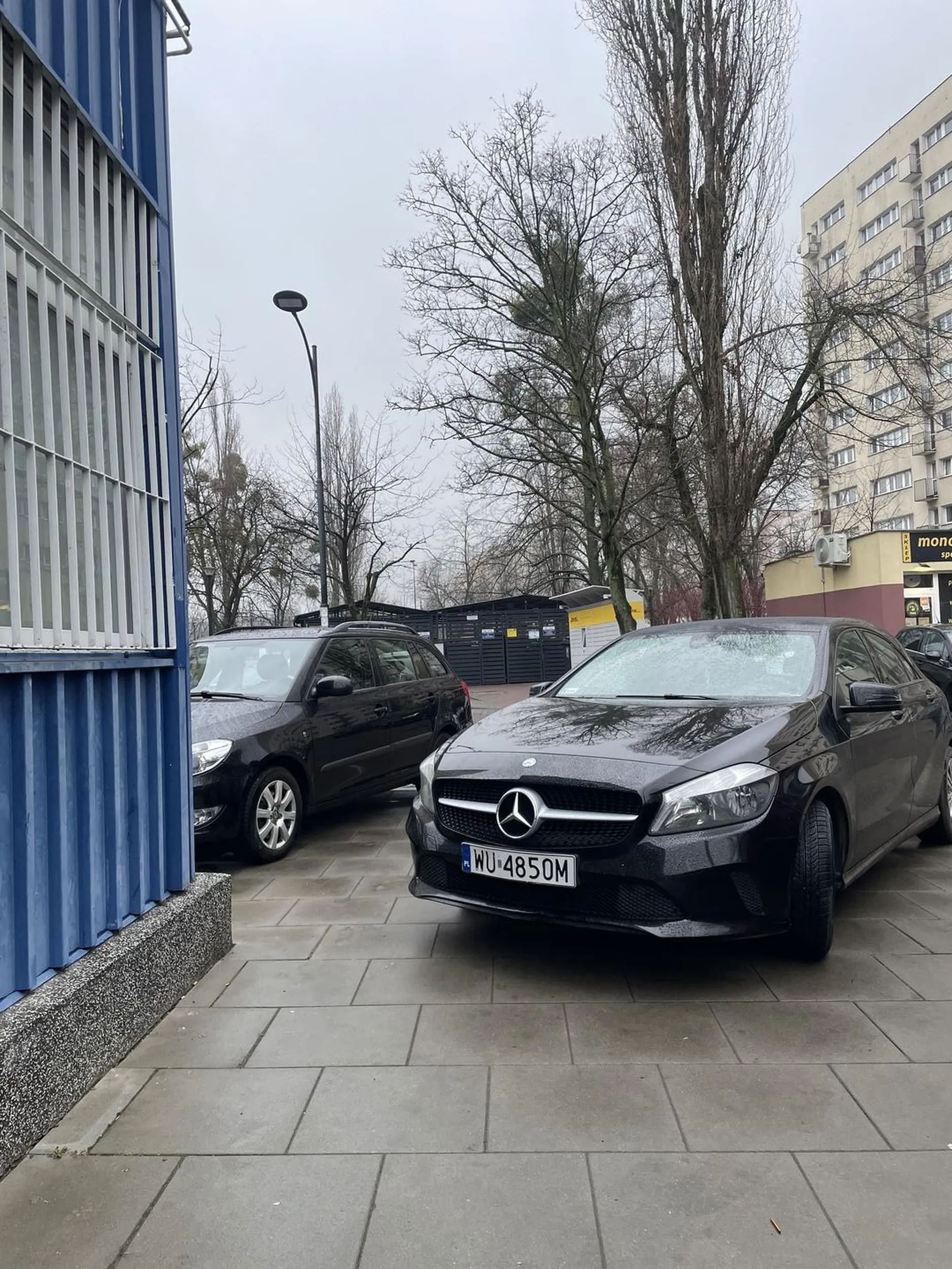 Gdzie odstęp 1,5 metra?! Do siebie na wieś, jak nie potrafisz parkować bucu!