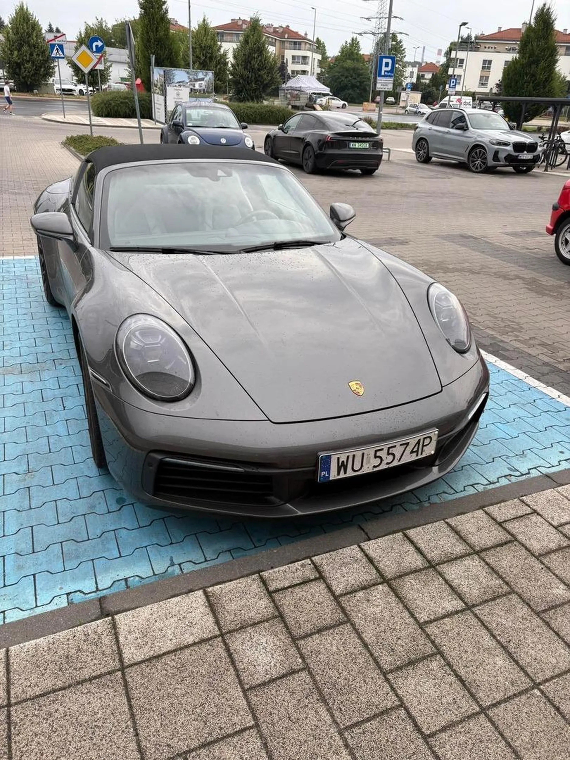 Parkowanie na kopercie. Wilanów - Zawady.