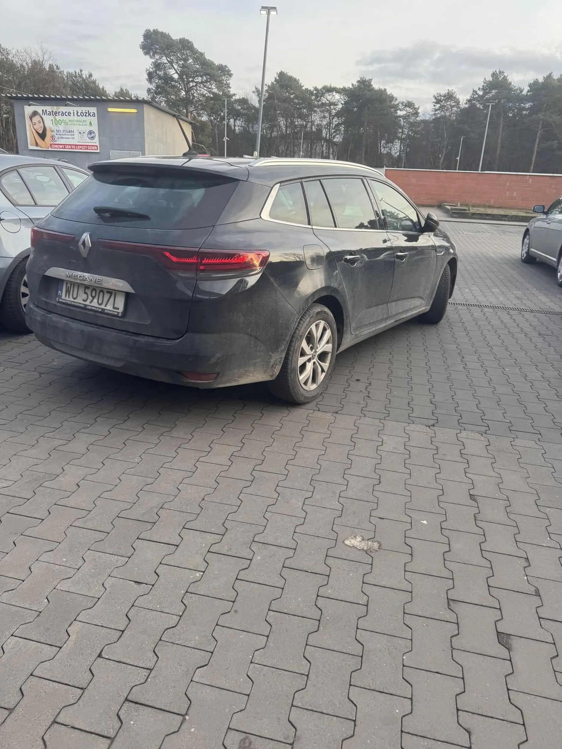 Sromowóz za szeroki, dwa miejsca potrzebne