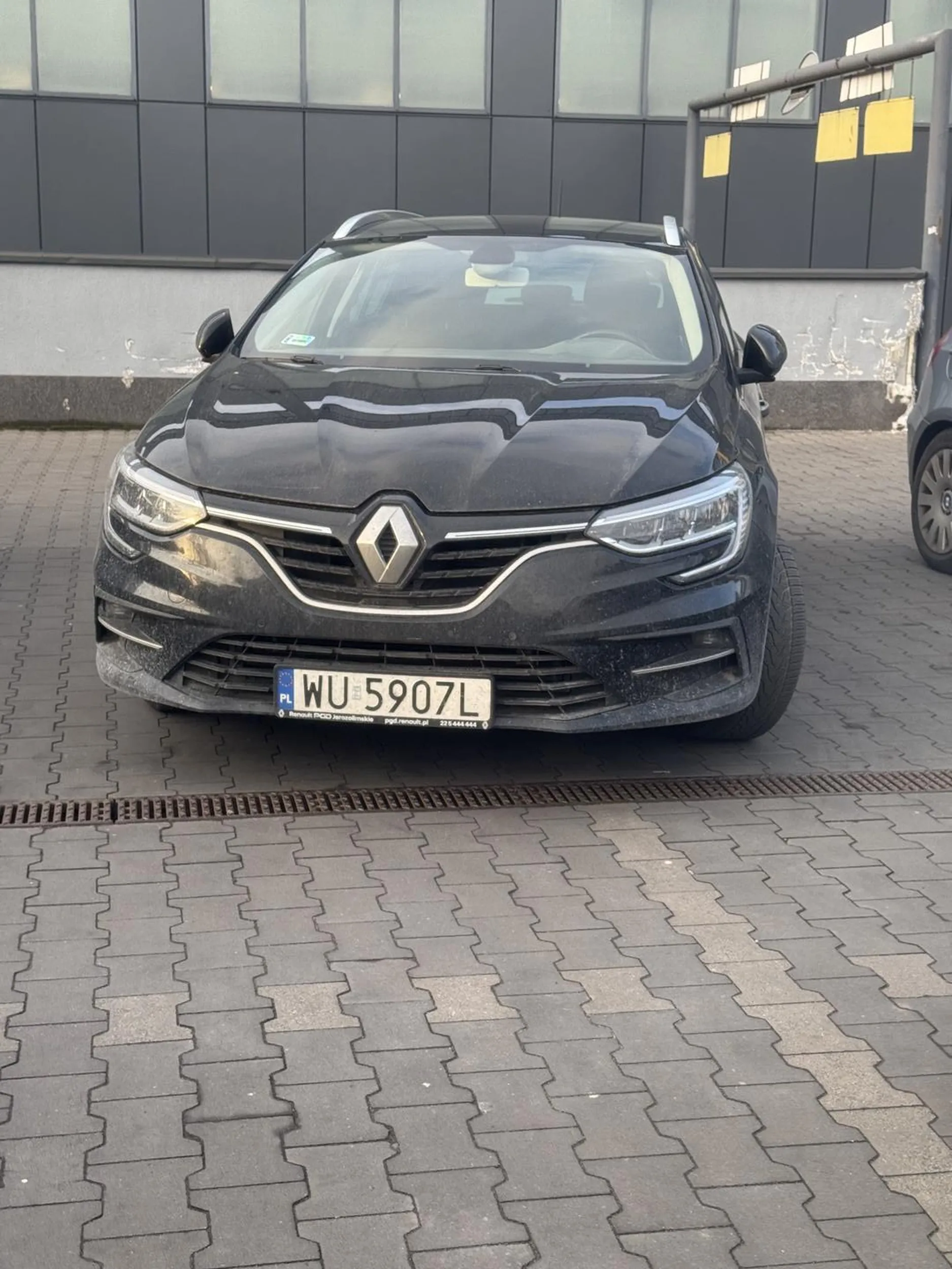 Sromowóz za szeroki, dwa miejsca potrzebne