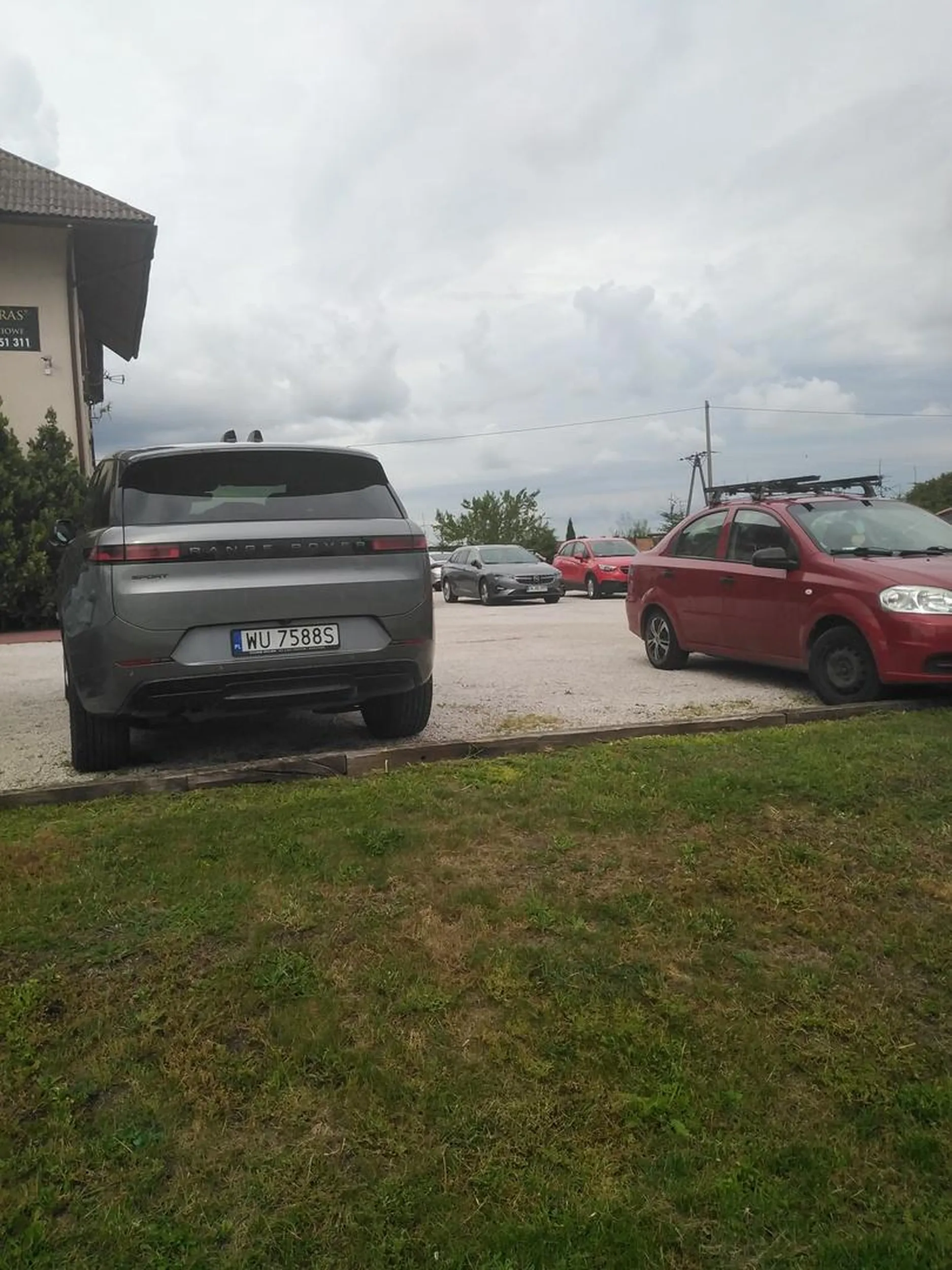 Range rover electric 18