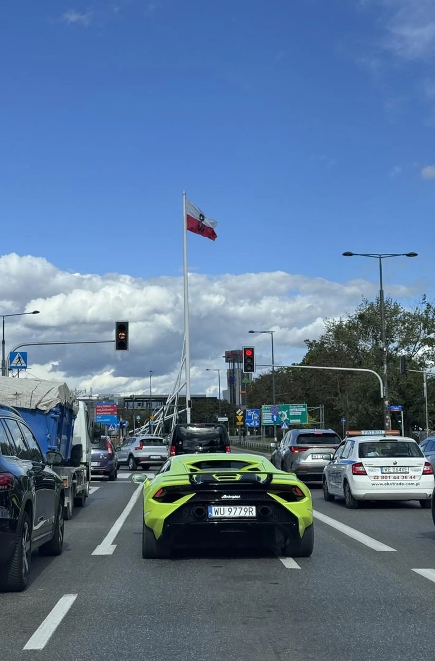 Oczywiście cwaniaczka nie obowiązuje używanie kierunkowskazów.