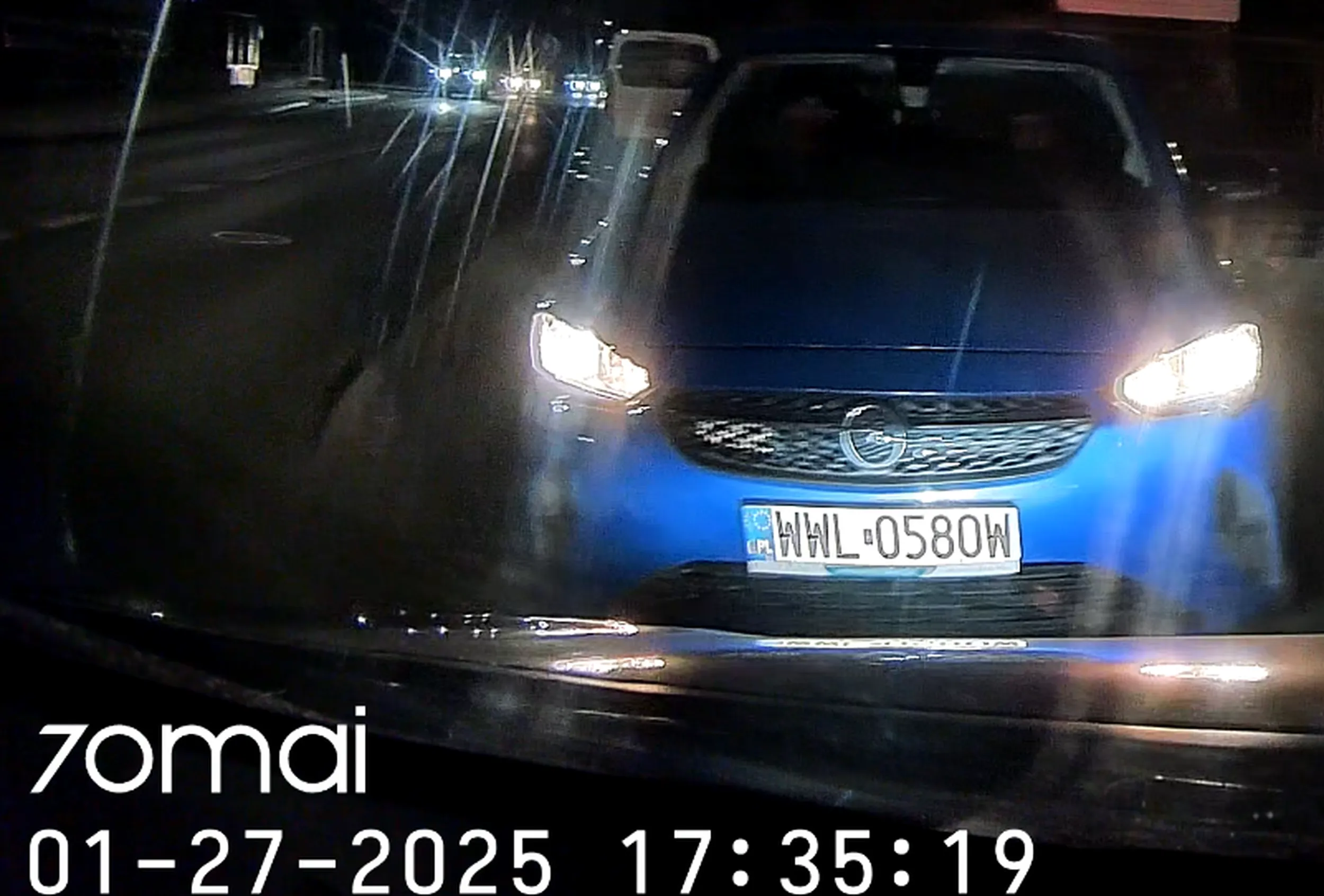 Pracownicy sklepu ALCAR w Zielonce. Atakują i grożą jeżeli zaparkujesz pod sklepem. Uważać na wysokiego, łysego. OPEL CORSA F HATCHBACK 19-23 https://maps.app.goo.gl/Fs31dGjs4eUwcM5w8