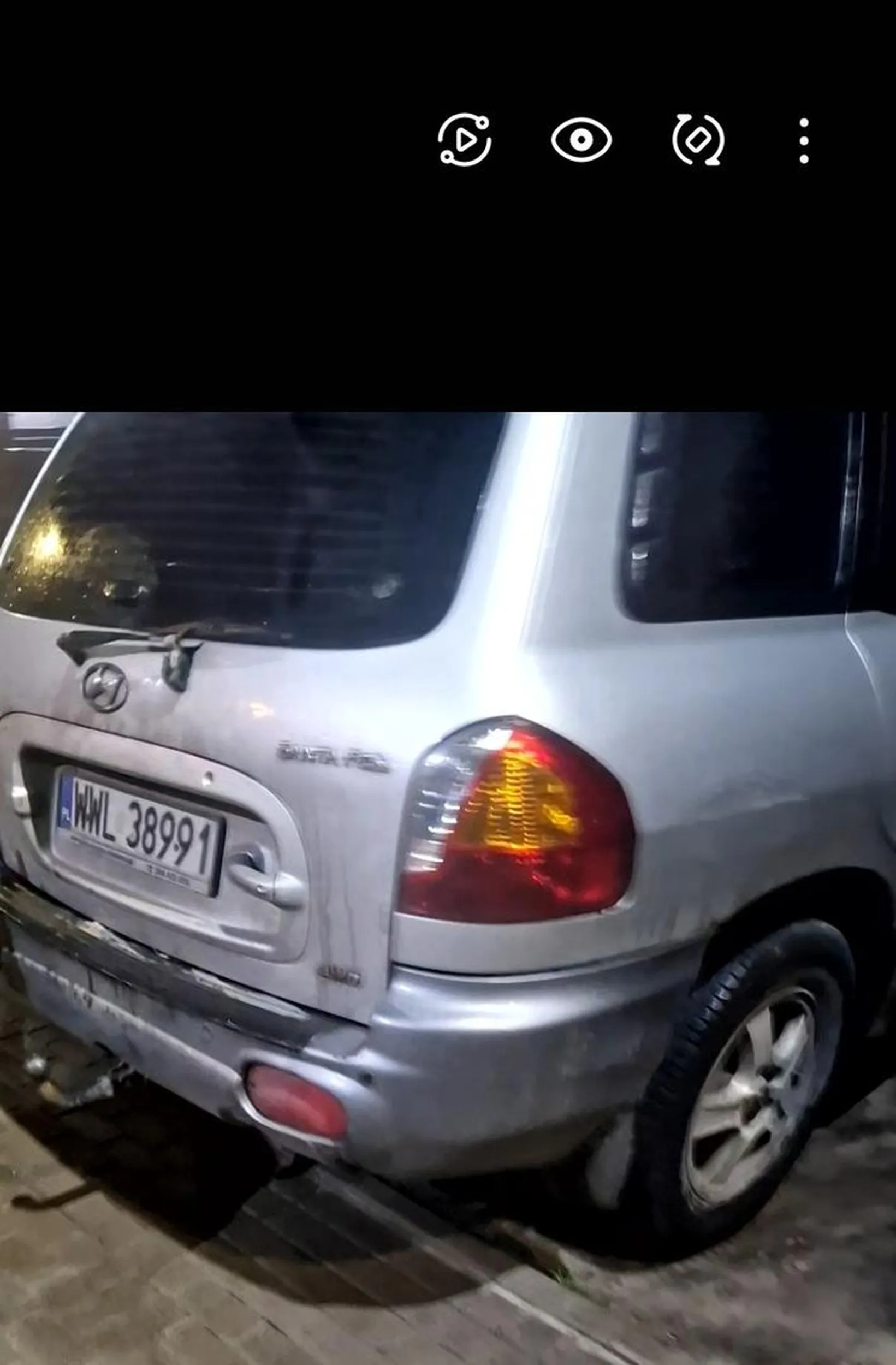 Baba bez choćby ćwierci mózgu. Wieśniara jakich mało.