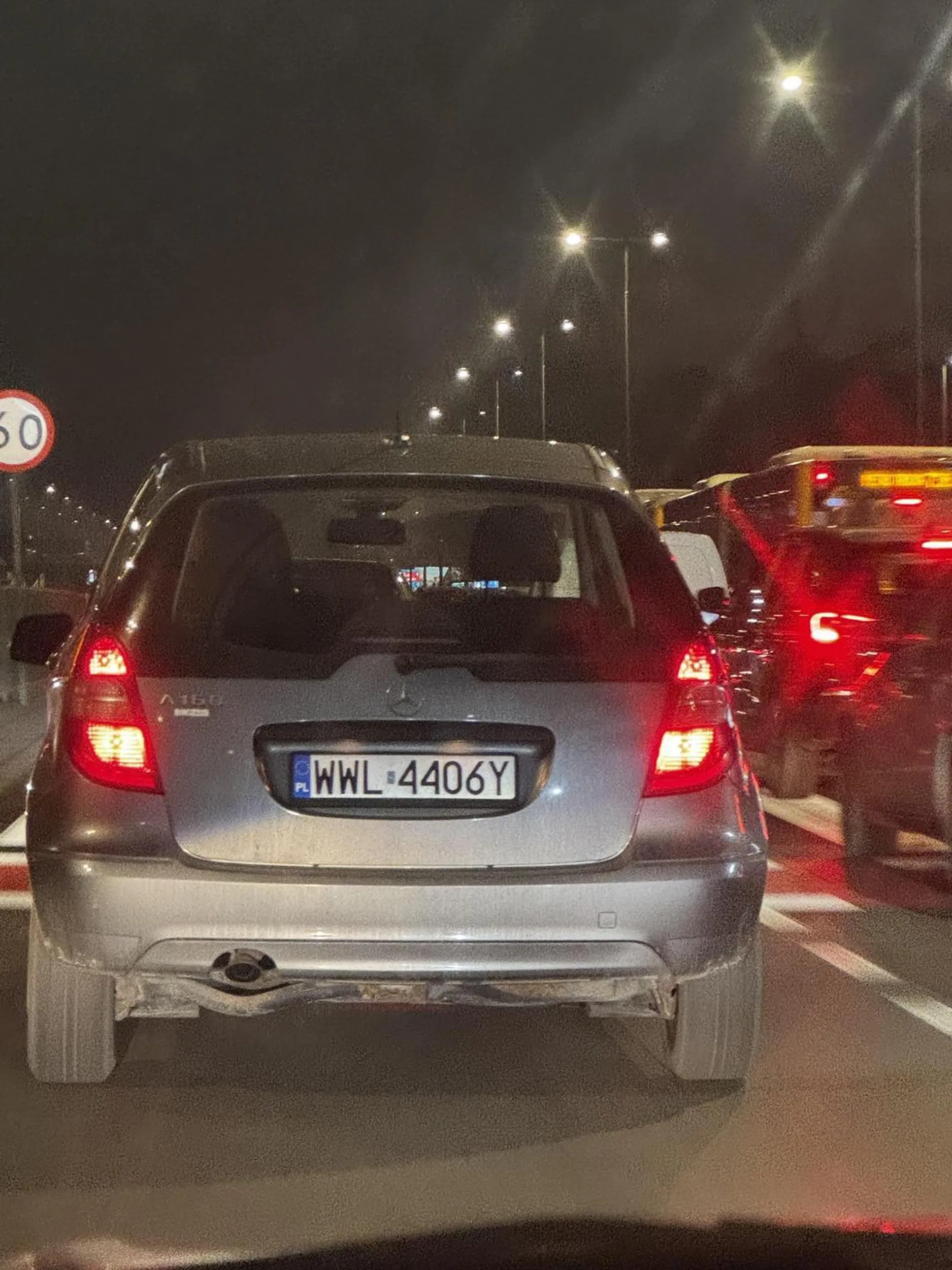 Mały ale wariat ? Znasz powiedzenie? To lepiej w tej A klasie nie korzystaj z powiedzenia , bo większy samochód kiedyś może najechać na twojego małego piździka jak będziesz się tak wciskał na drodze.