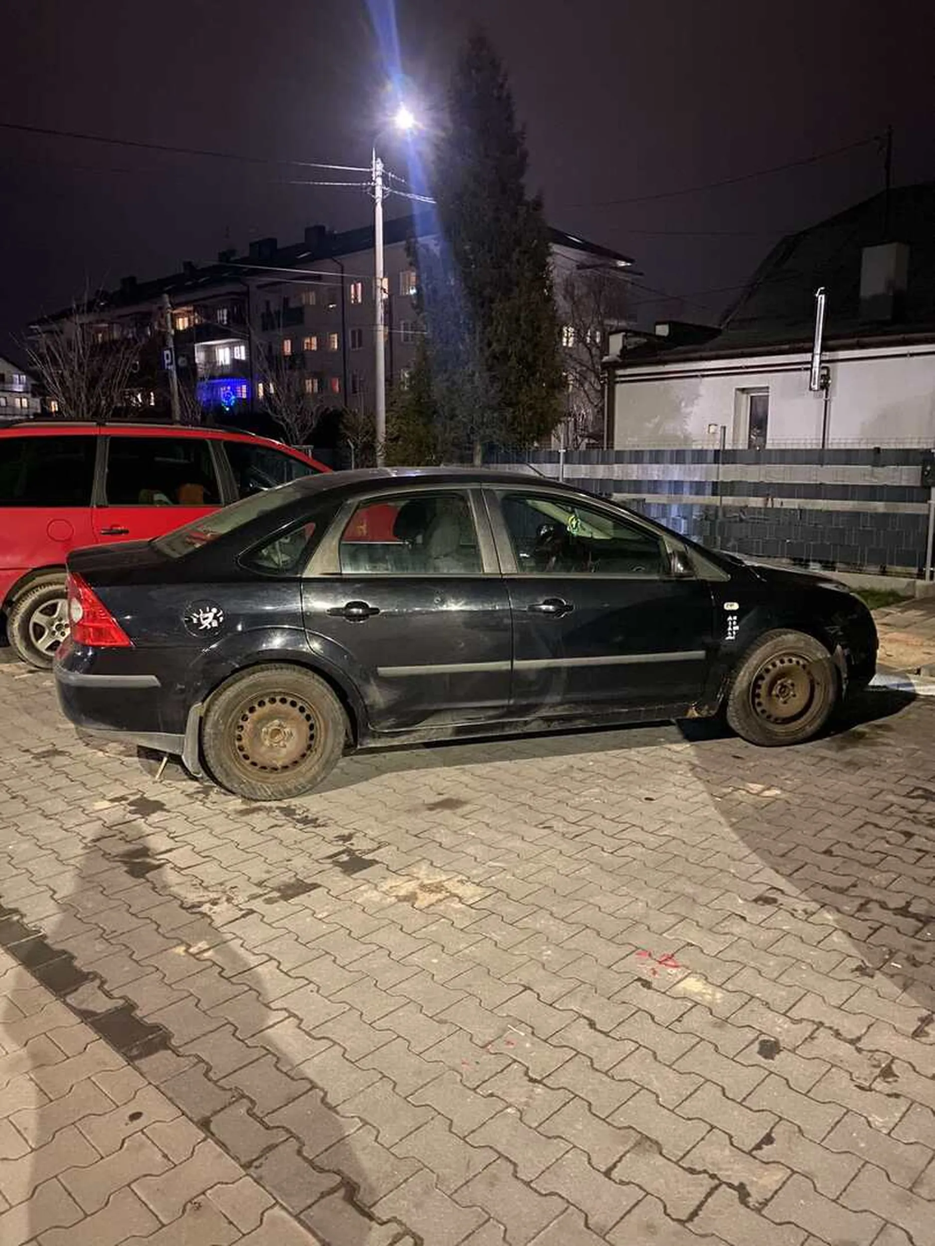 Zobaczyłem to i pomyślałem, że przydadzą sie słowa otuchy dla kolegi i jego chrupka.