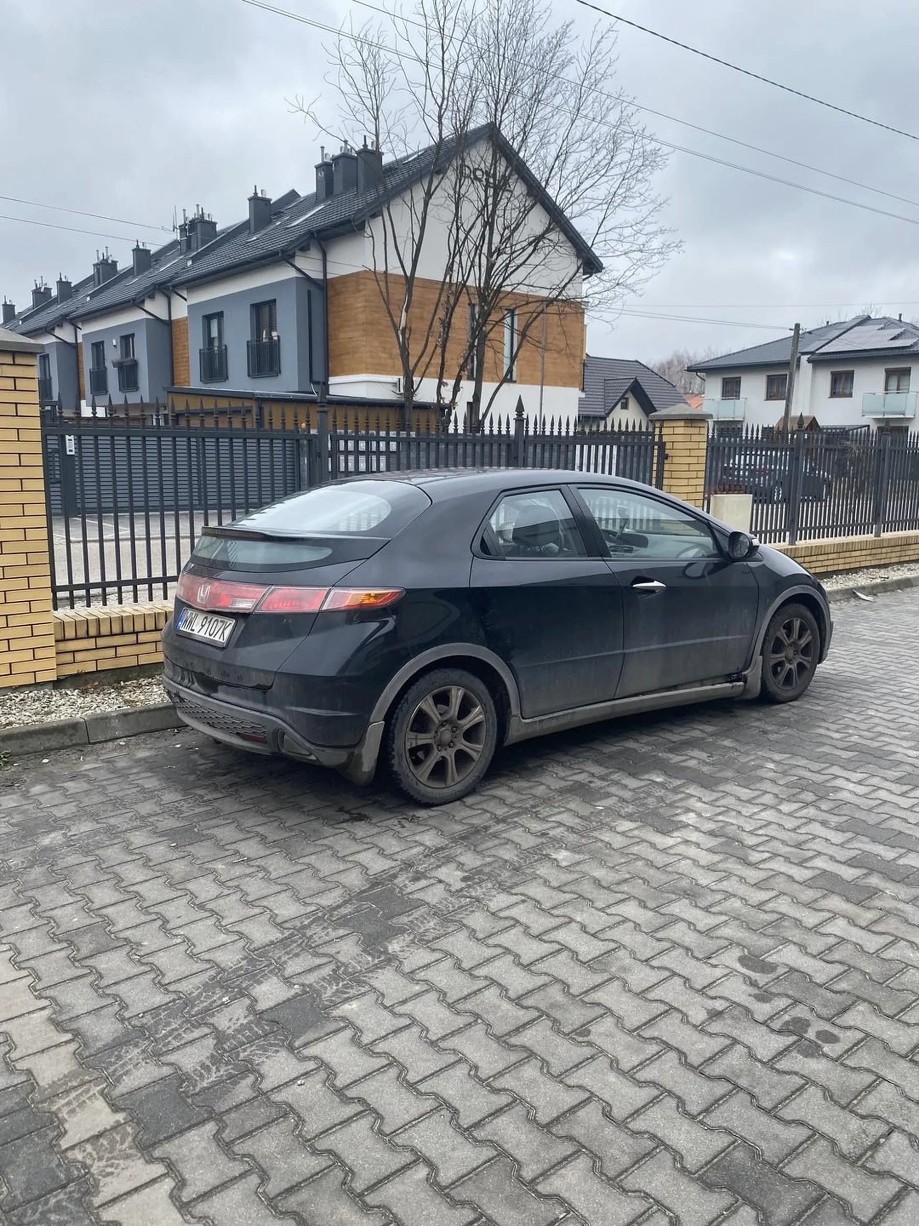 moze pora sie rozejrzec w jaki sposob sie parkuje na danym terenie?