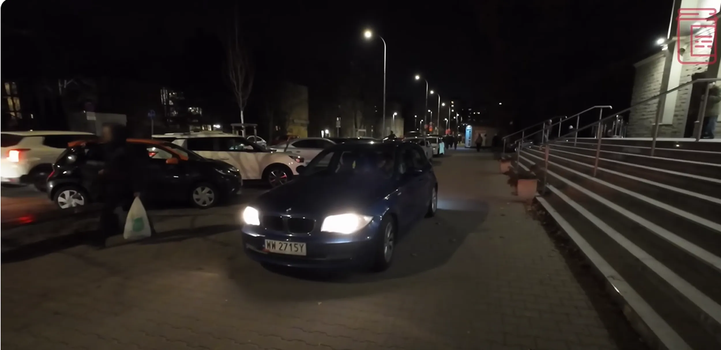 Jazda wzdłuż po chodniku 1500 zł mandatu :)