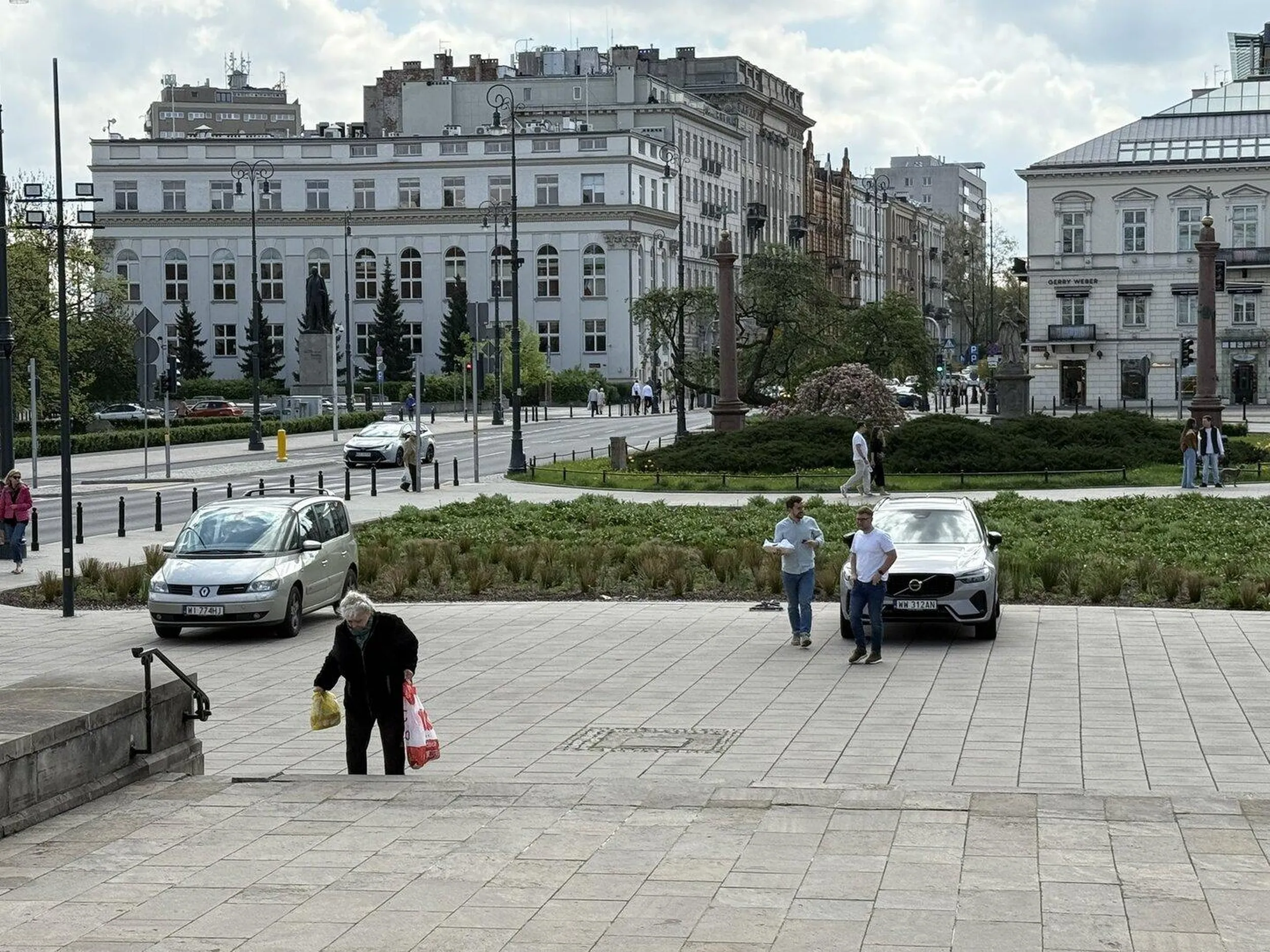 Wesoło parkuje tam gdzie nie wolno