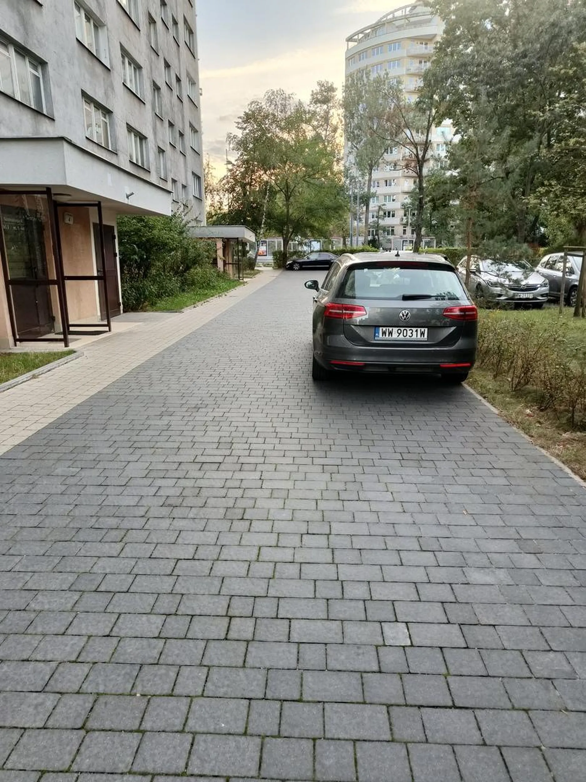 Kretyn blokuje drogę pożarową