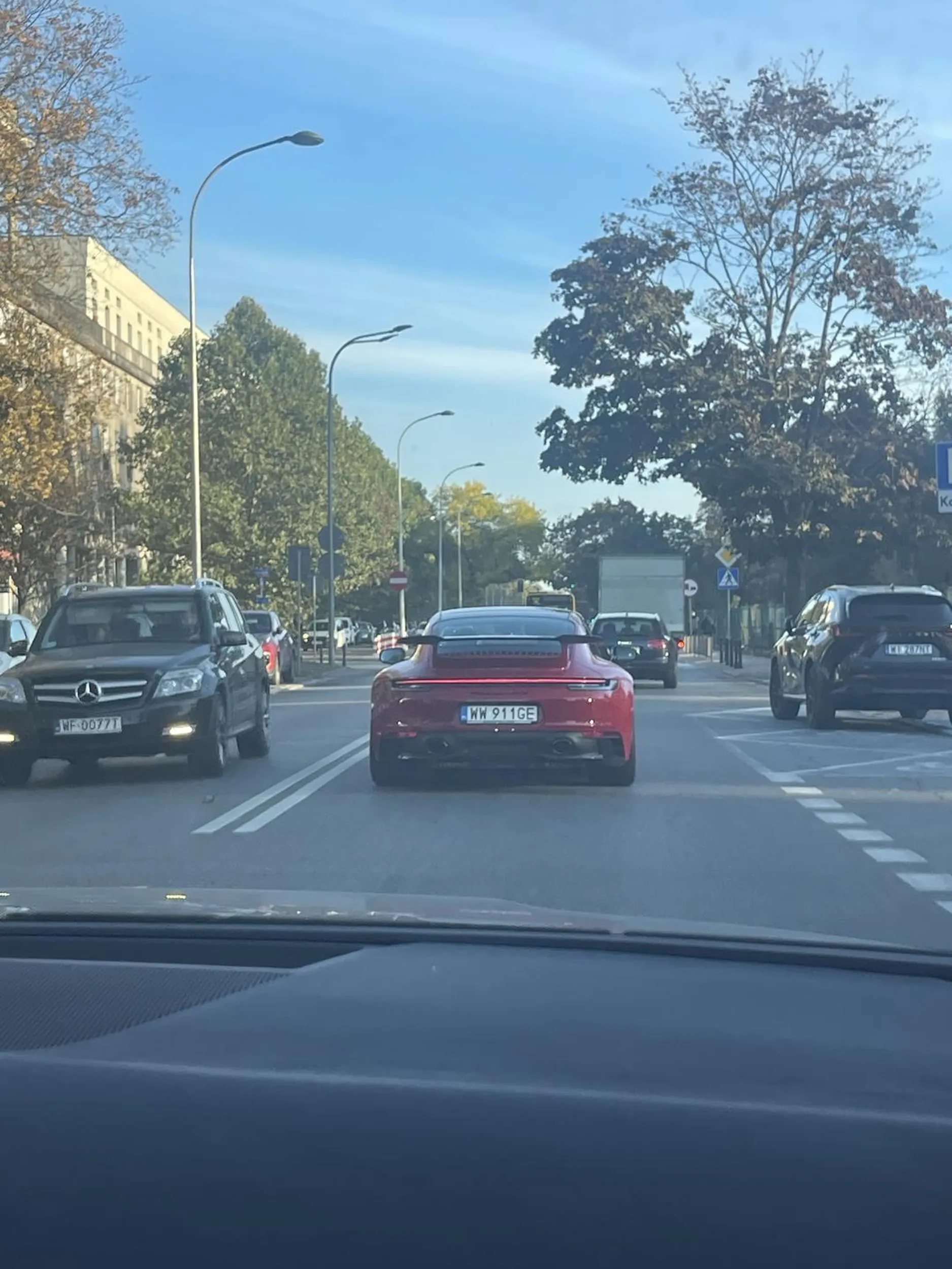 mordo jak ci w ciagu tygodnia nie zabiorą prawka za to ze jezdzisz jak skonczony złamas to dam ci 10 zł