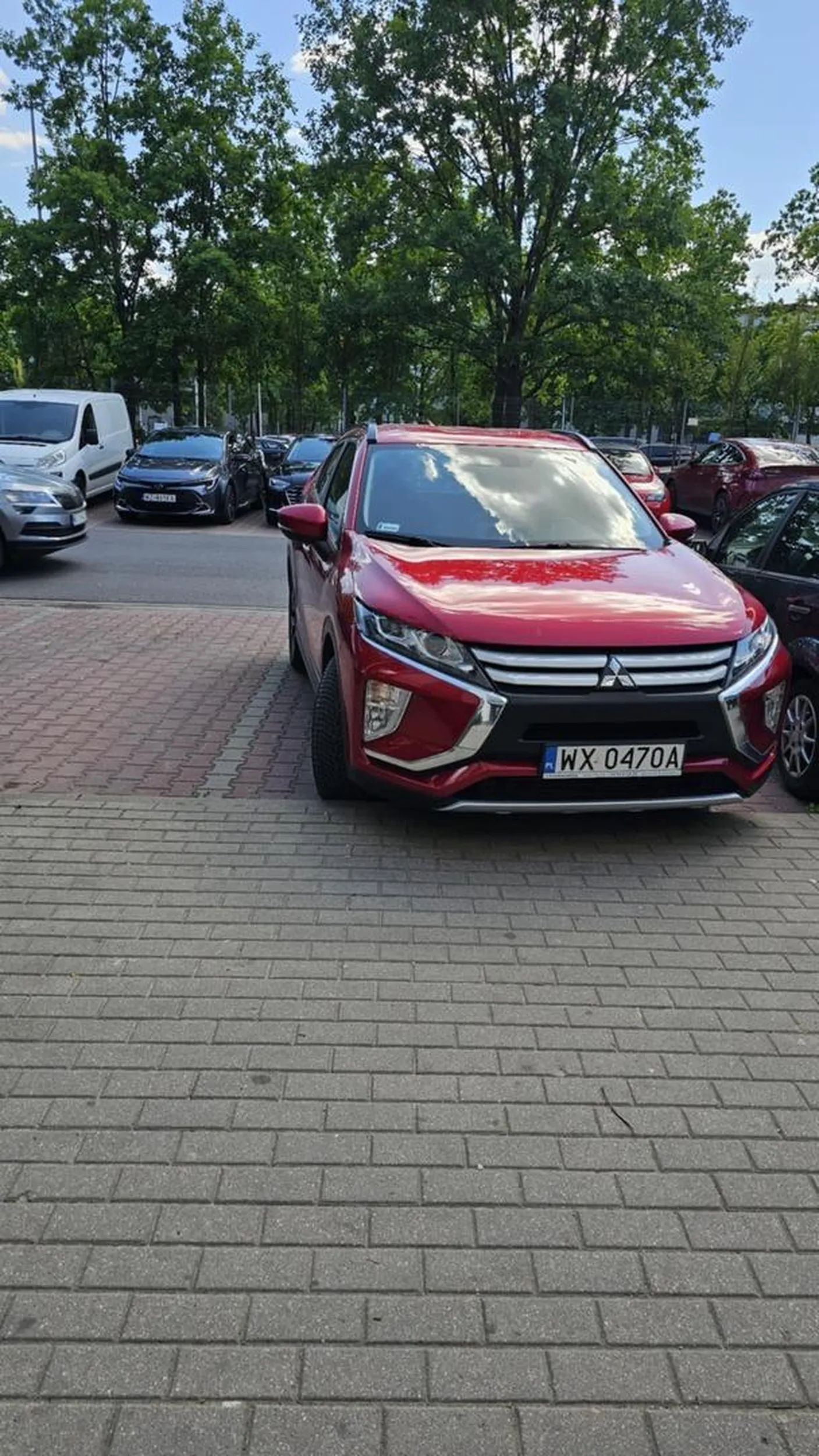 Jak Pan parkuje to wypada chociaż zrobić to prosto żeby kolejny parkujący obok nie musiał się wysilać. Wyprostowanie zajmuje chwile.