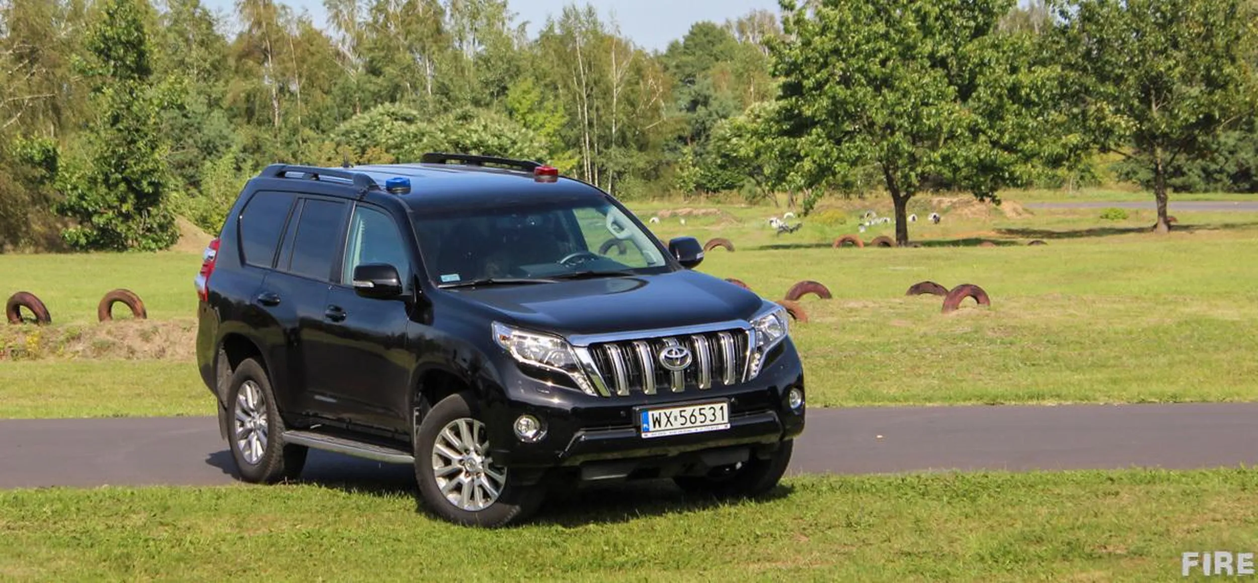 To jest samochód Centralnego Pododdziału Kontrterrorystycznego BOA. Kiedyś te tablice miała Toyota Land Cruiser J150