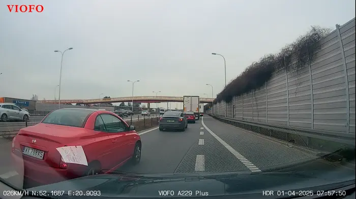 Naucz się parówko jeździć na suwak.