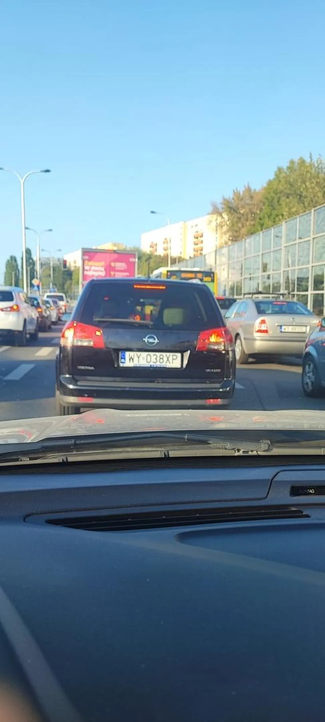 Za tą jazdę z slalomem aleją 9 czerwca 1989 i ul lazurową powinieneś stracić prawo jazdy