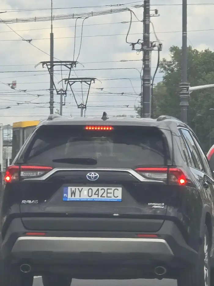 Żonie załóż kaganiec i nastepnym razem dupą trąbnij kondonie