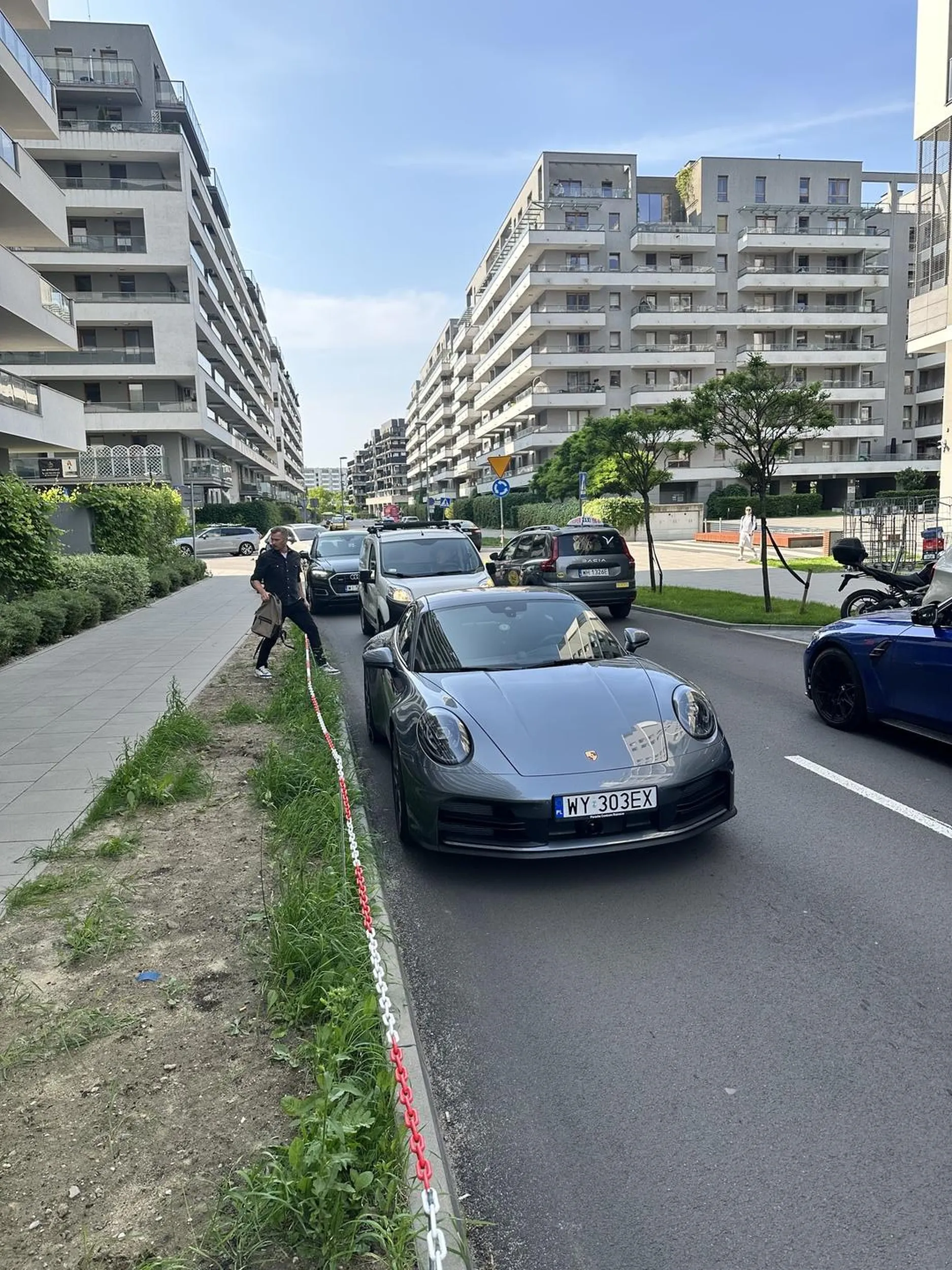 Pan tylko na chwilke i Pan moze bo ma Porsche