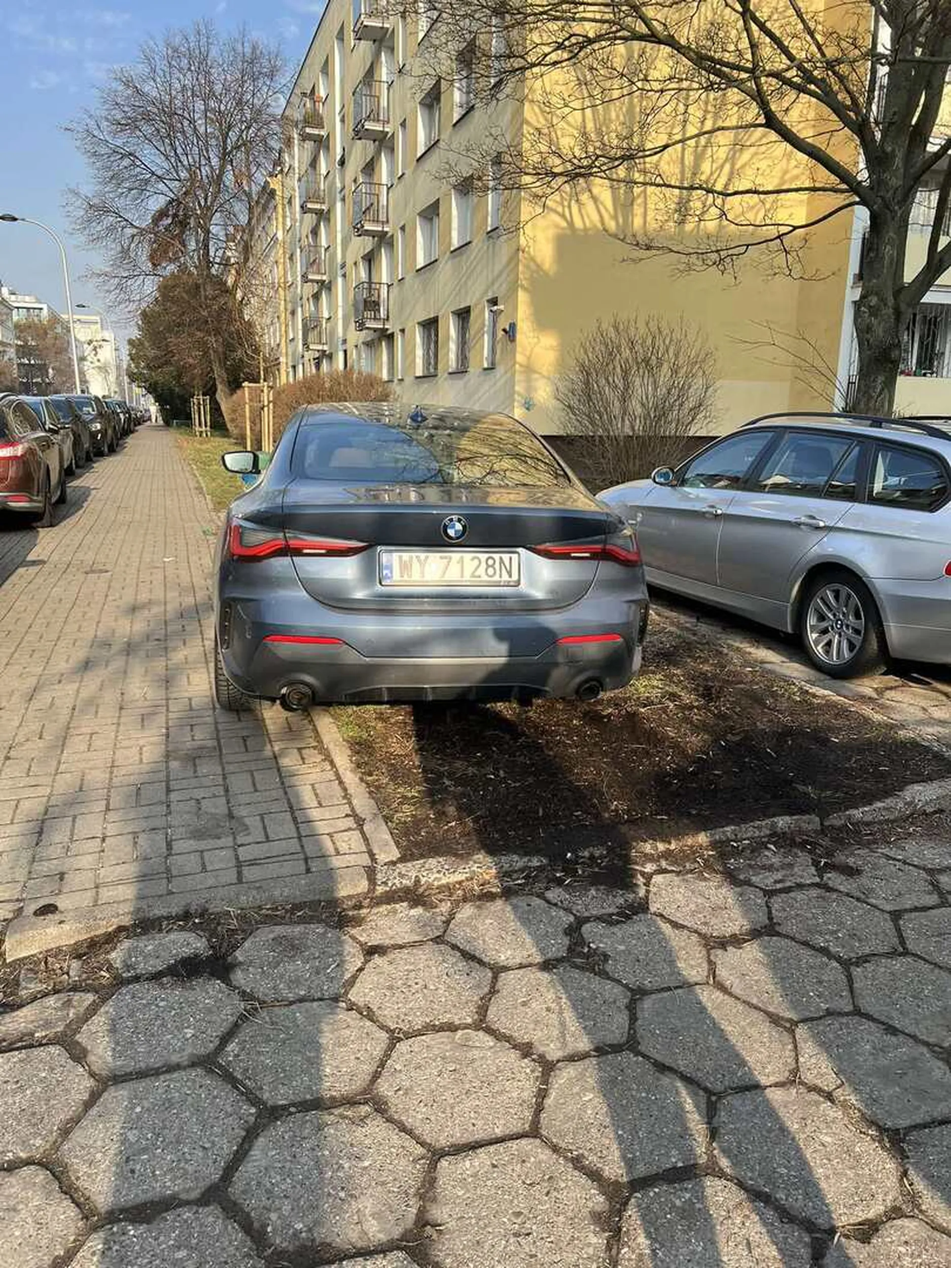 Kierowca pijany albo niespełna rozumu.