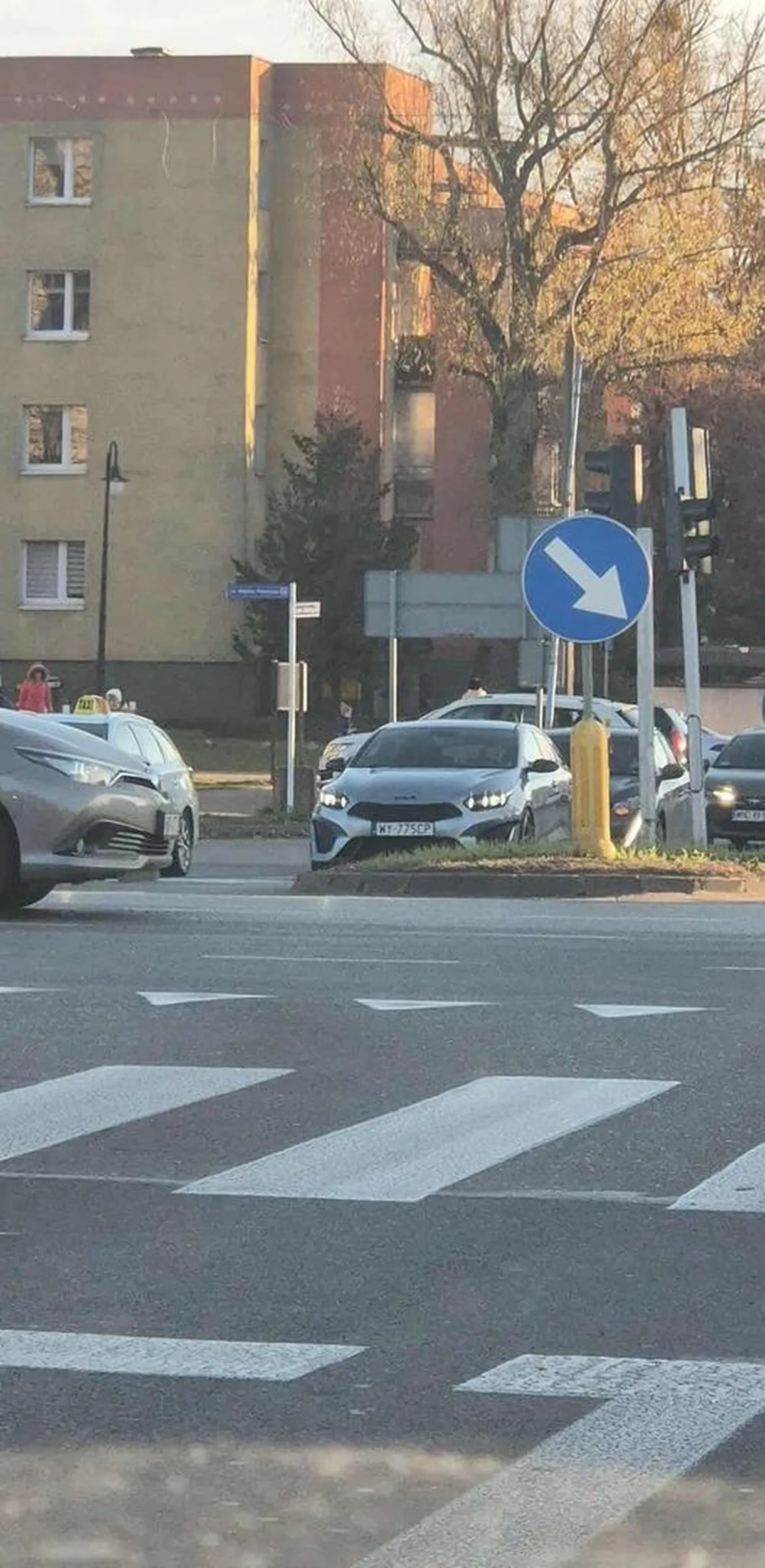 Nie polecam, prawie mnie potracil na przejsciu na pasach, na okolo jechal 100-120km/h w terenie zabudowanym