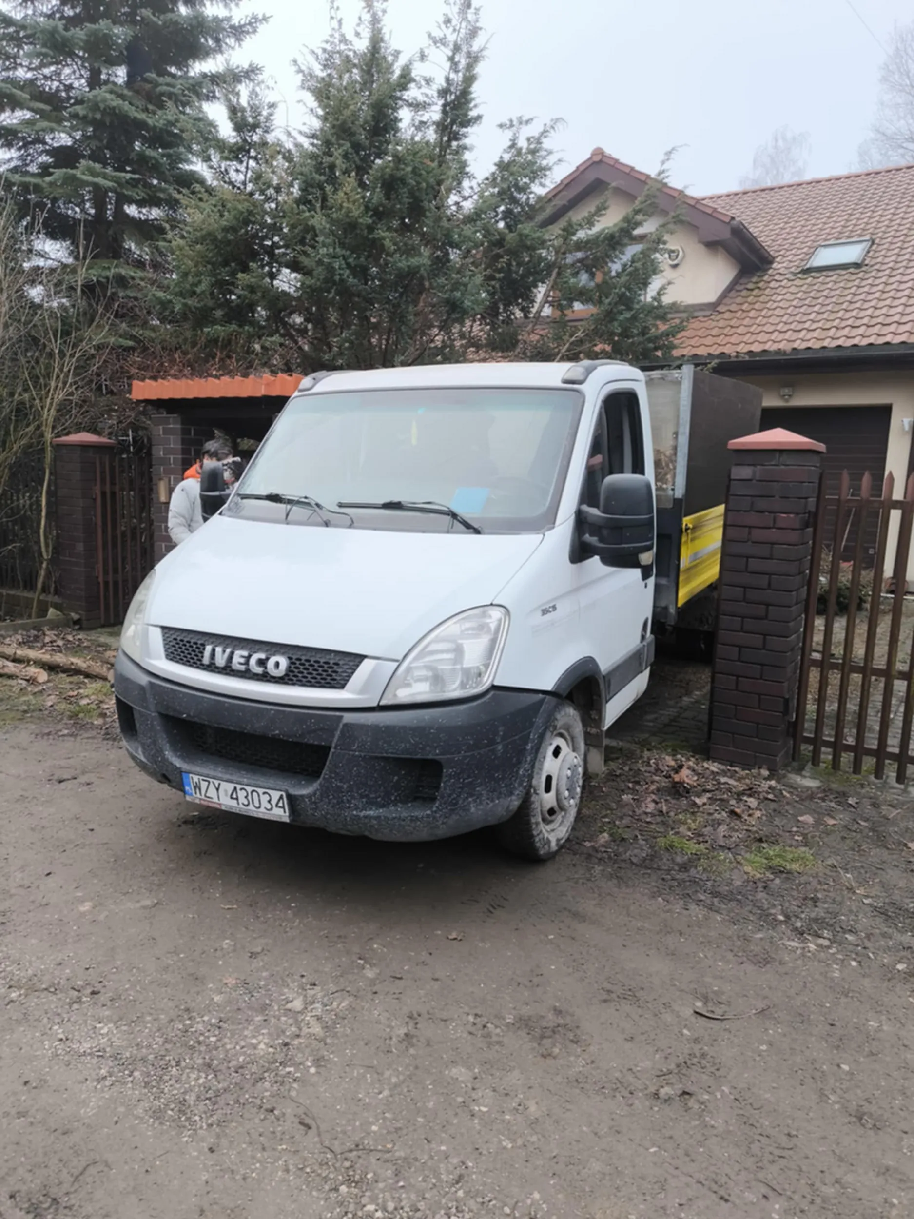 ten zjeb ciągle jeździ przeładowany o 5 ton i zarabia na tym miliony, zobacz jak !!!!