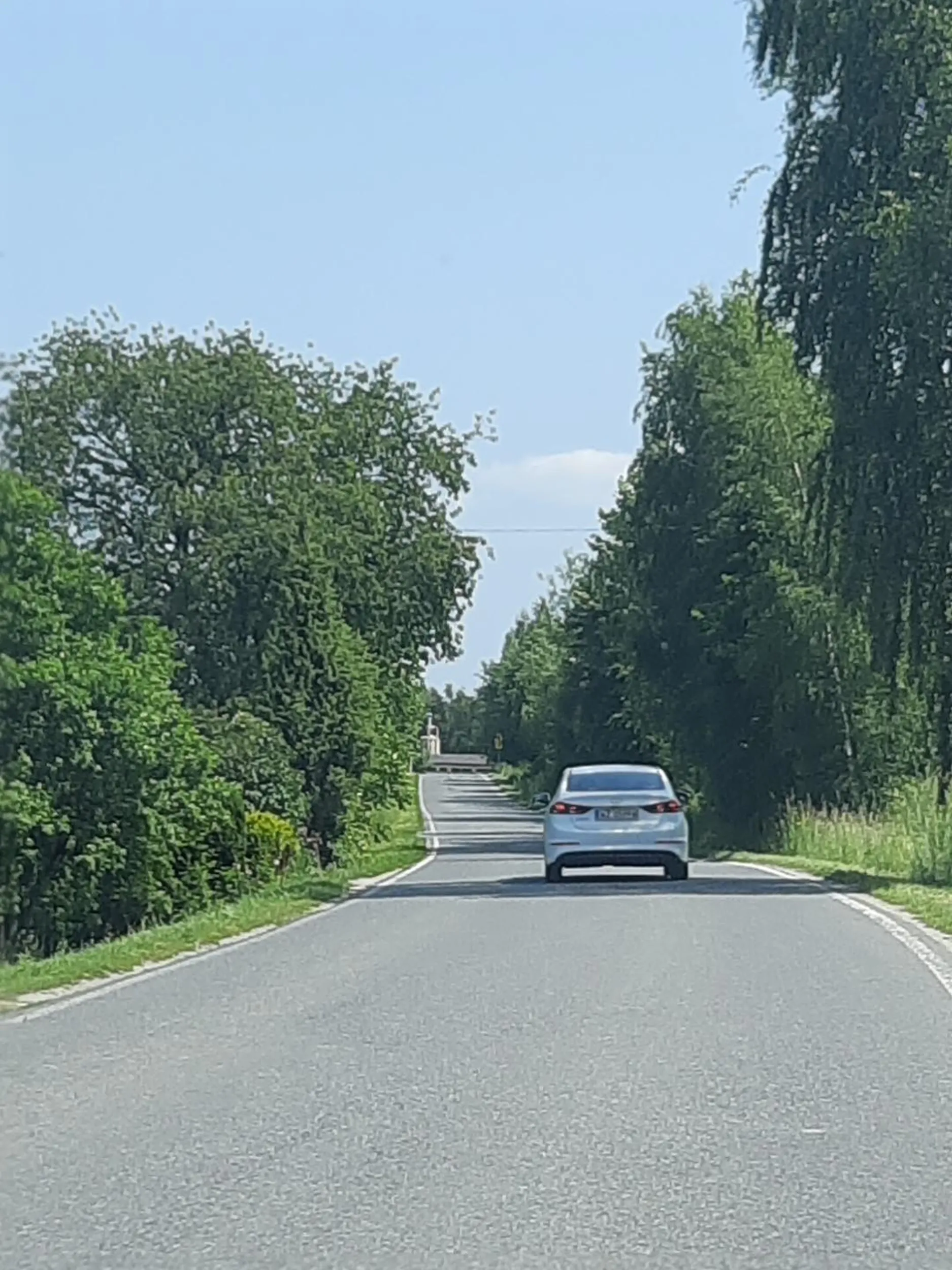 Kierowca Hyundaia jeździ bardzo niebezpieczne