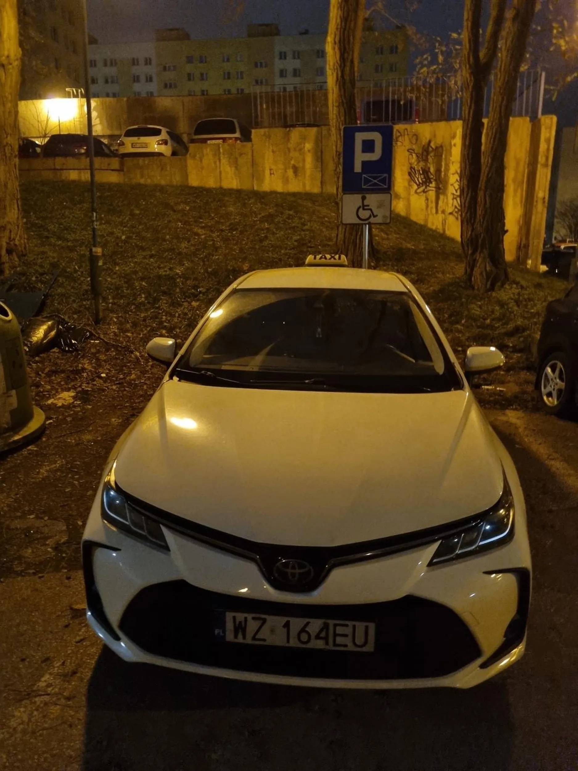 Taxi? Koperta ? A co tam.