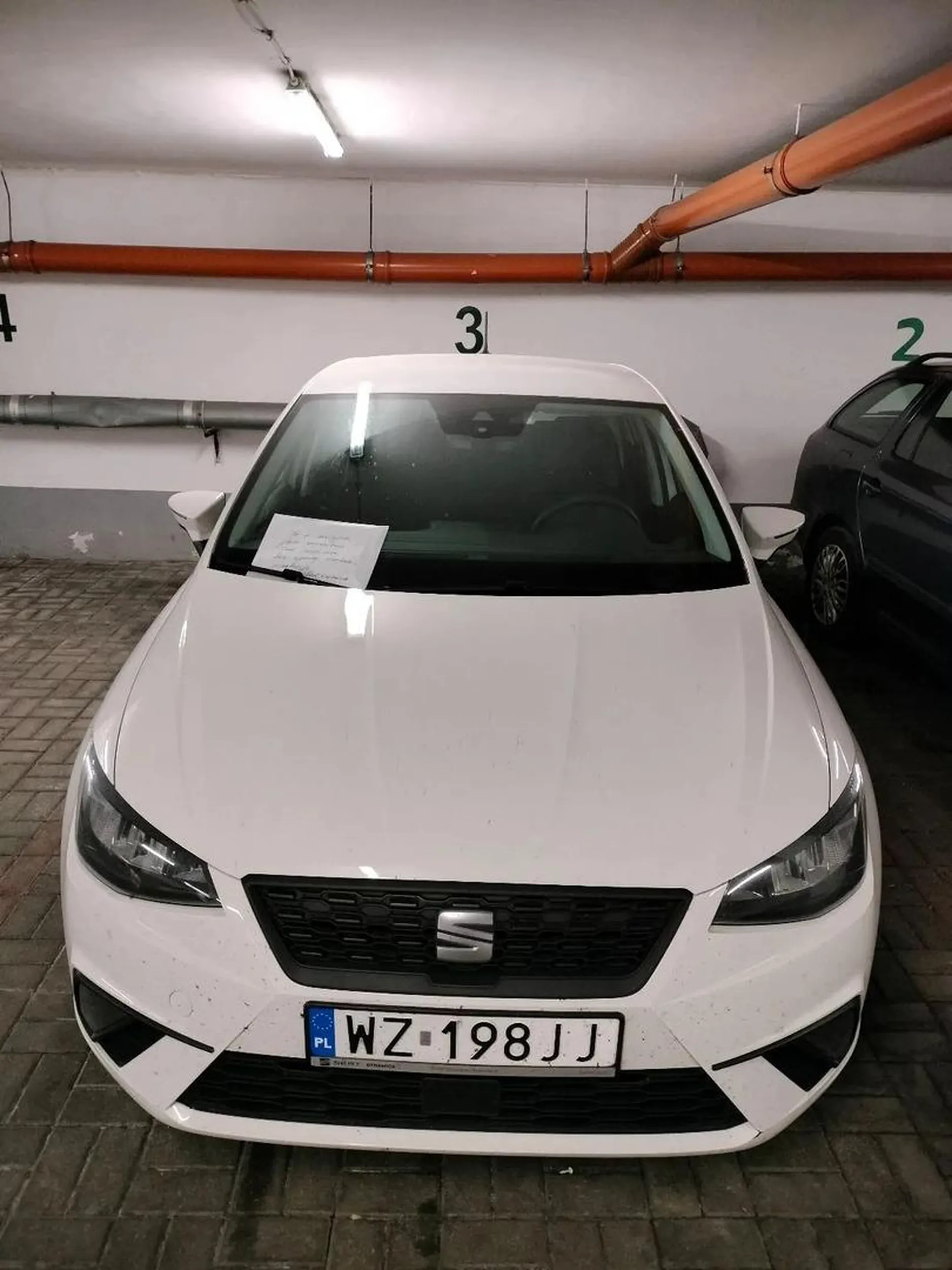 Parkowanie na prywatnym miejscu w hali parkingowej w Trójmieście