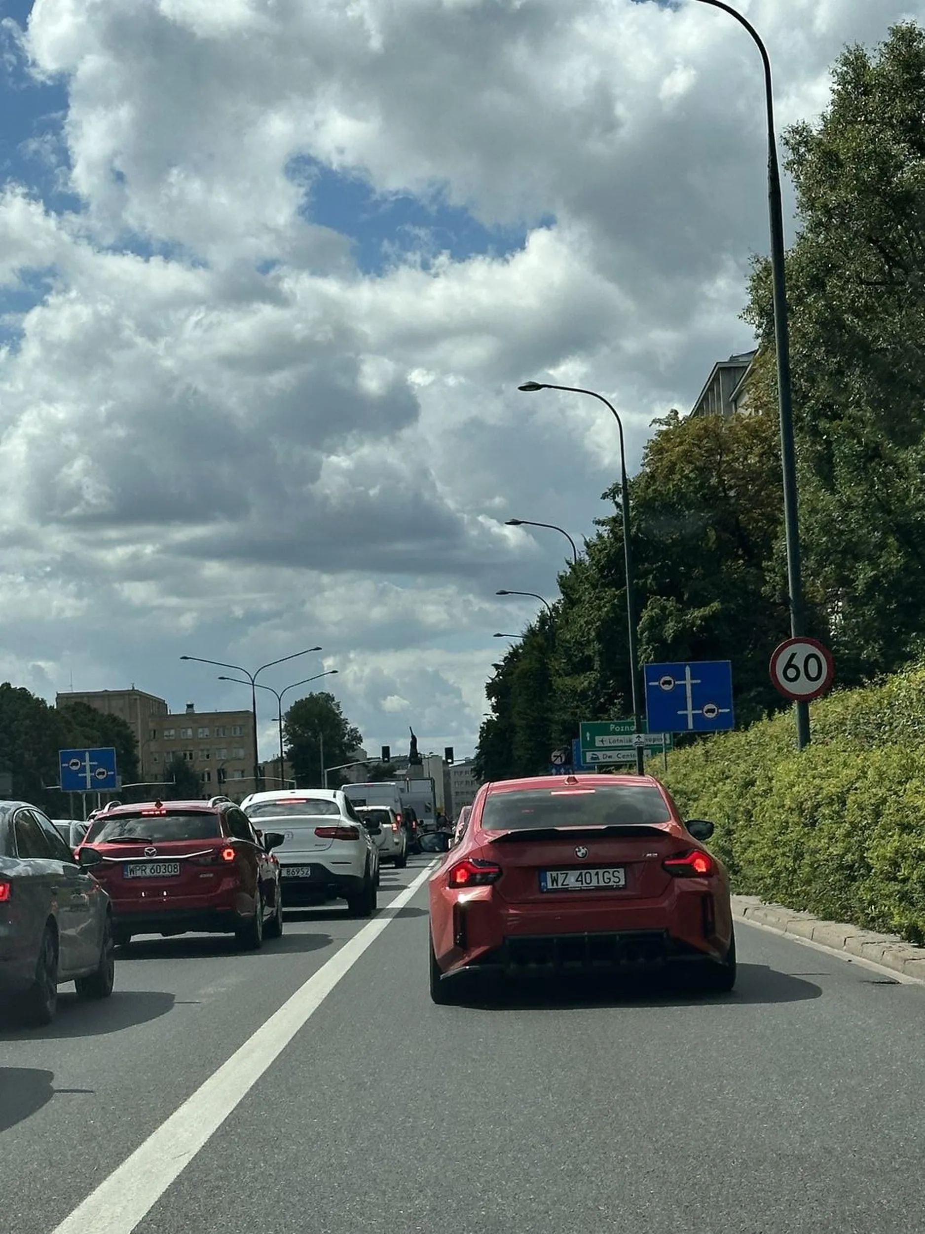 FRAJER JEŹDZI BUSPASEM