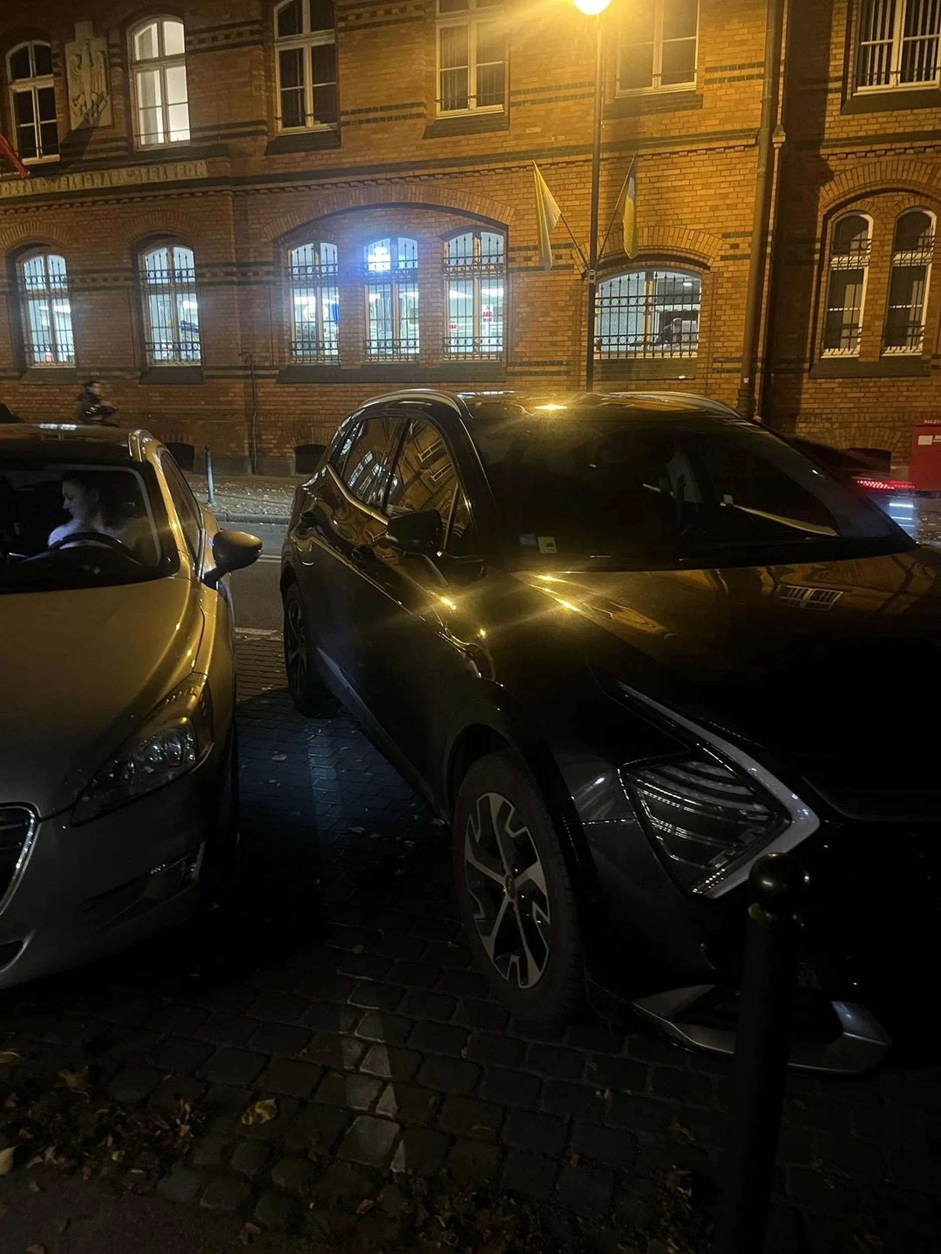 Jak się nie umie parkować to się nie jeździ, jak ja miałem się dostać z dzieckiem do mojego auta ?