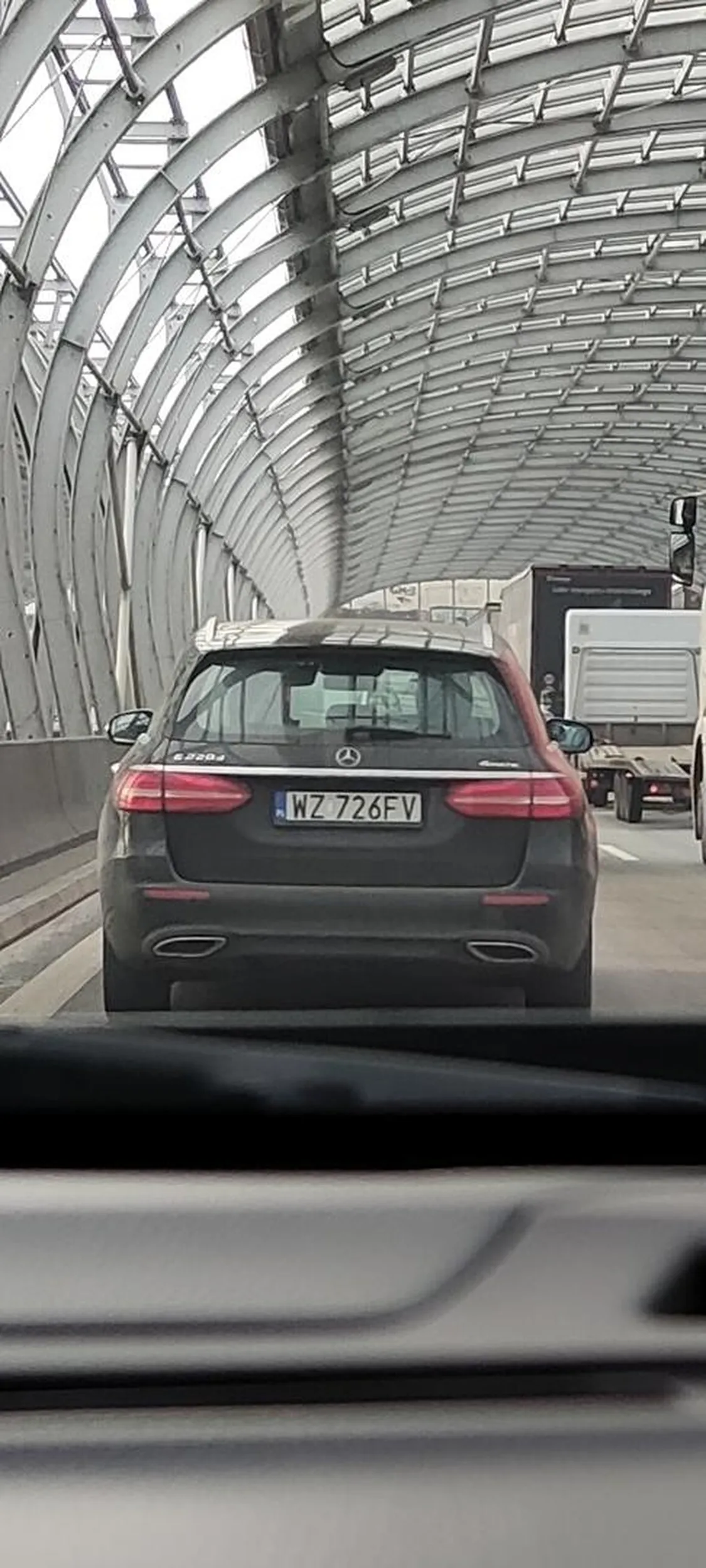 Pan w korku zdążył się ogolić xD