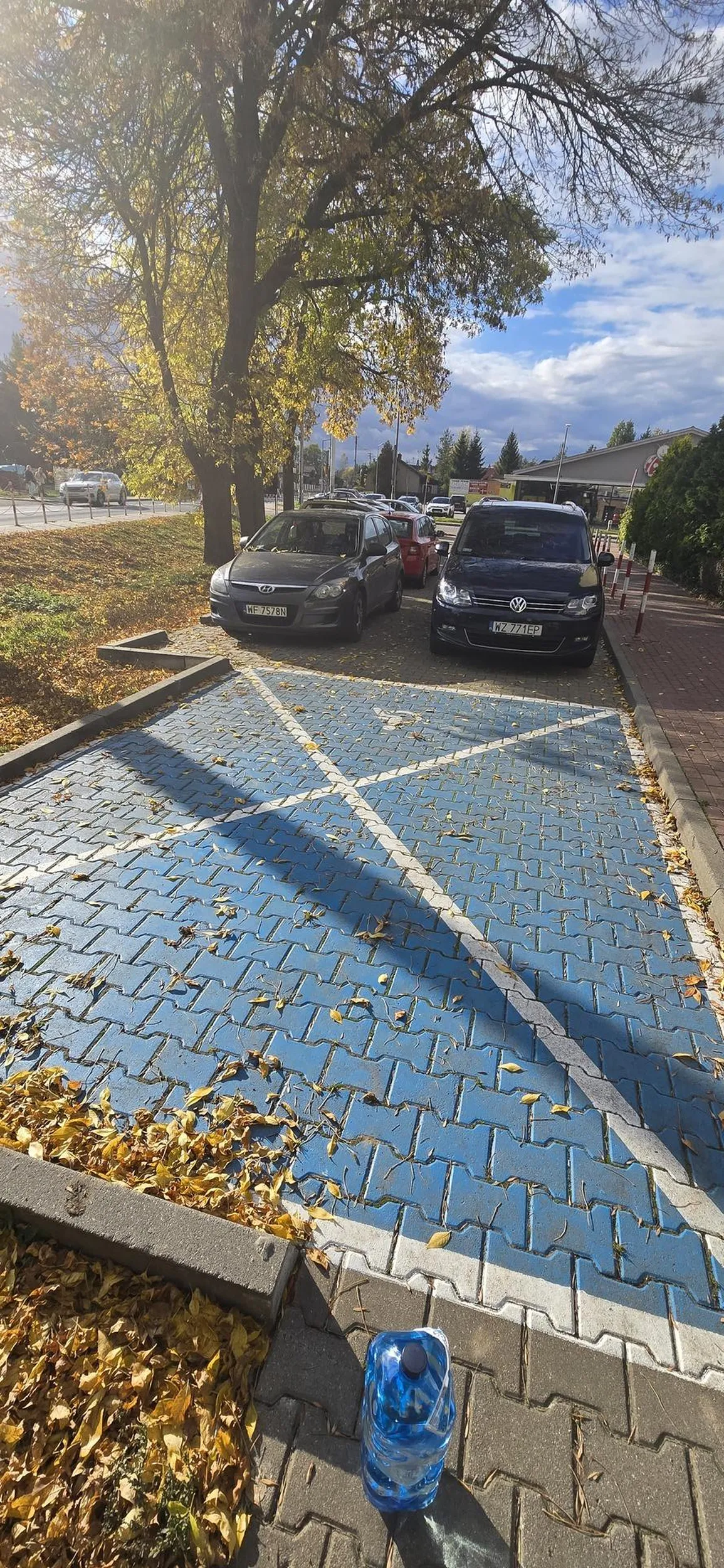 No obaj kierowcy zasługują na siura na szybkę... Wstyd drodzy Państwo. Leszno, k Warszawy.