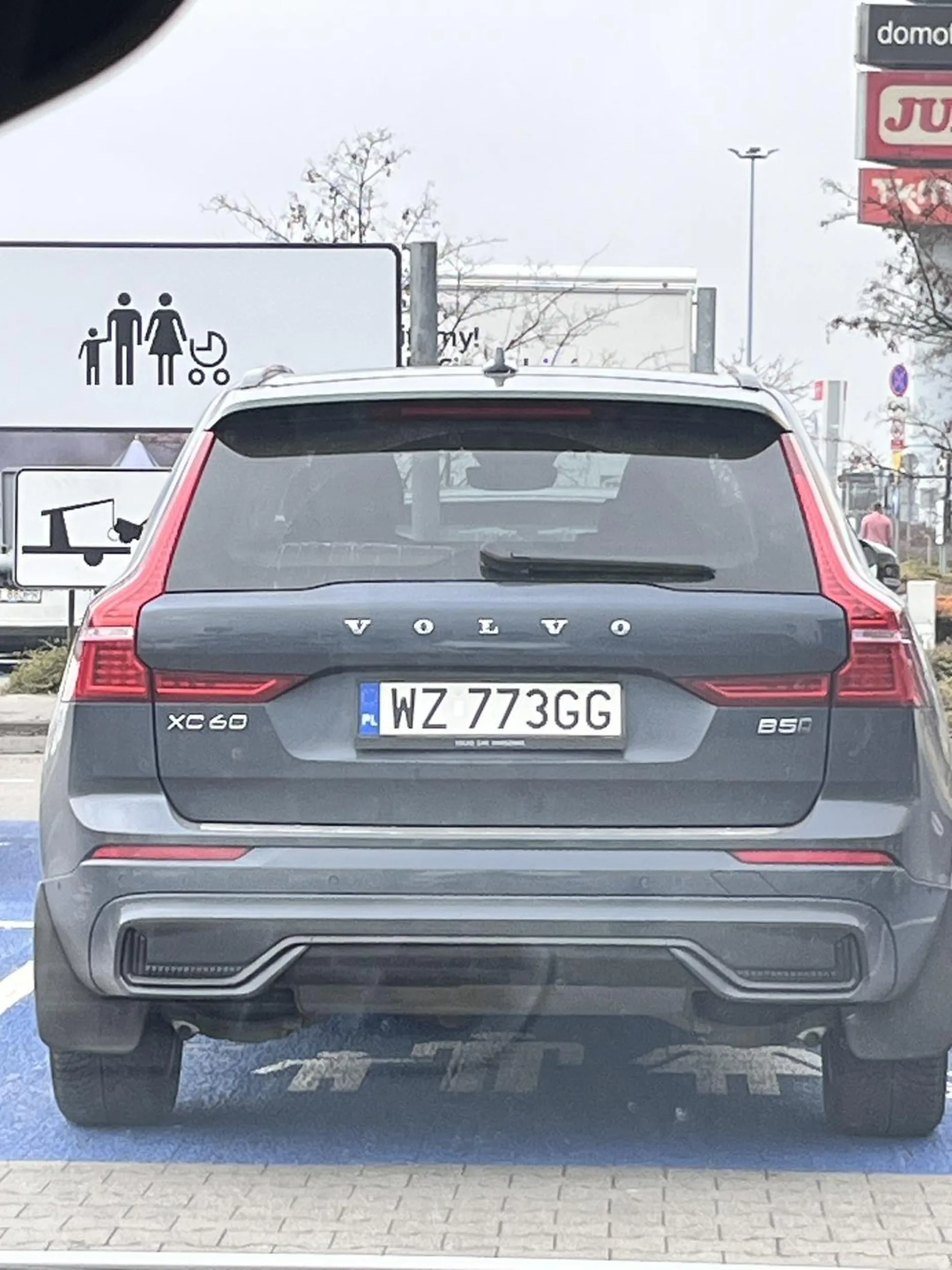 Państwo bez dziecka na miejscu dla rodzin z dziećmi czyli o tym jak pokazać bez większego wysiłku, że jest się szują.