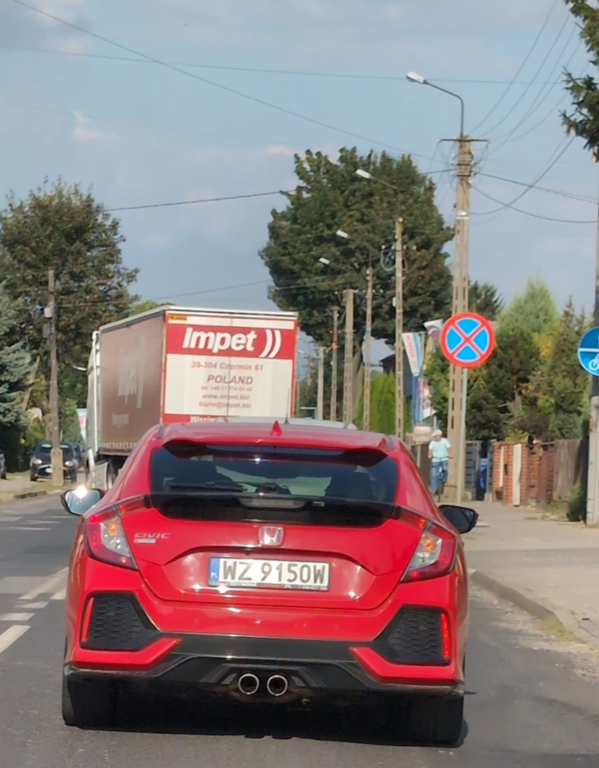 Radzę szybkie odwiedzenie psychologa skoro pani sobie nie radzi z jazdą