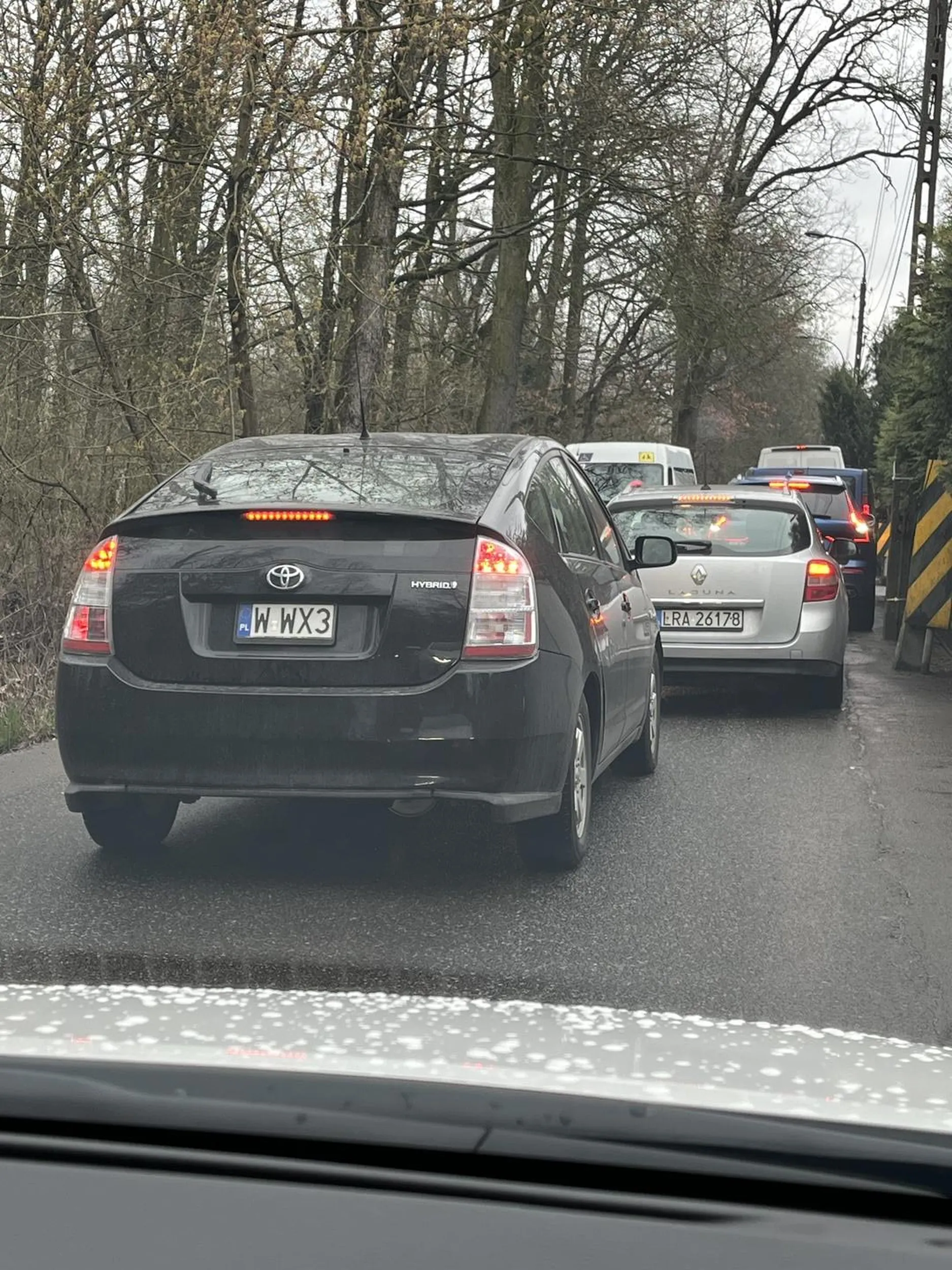 Polscy kierowcy kiedy trzeba być miłym i się minąć + prius na czele