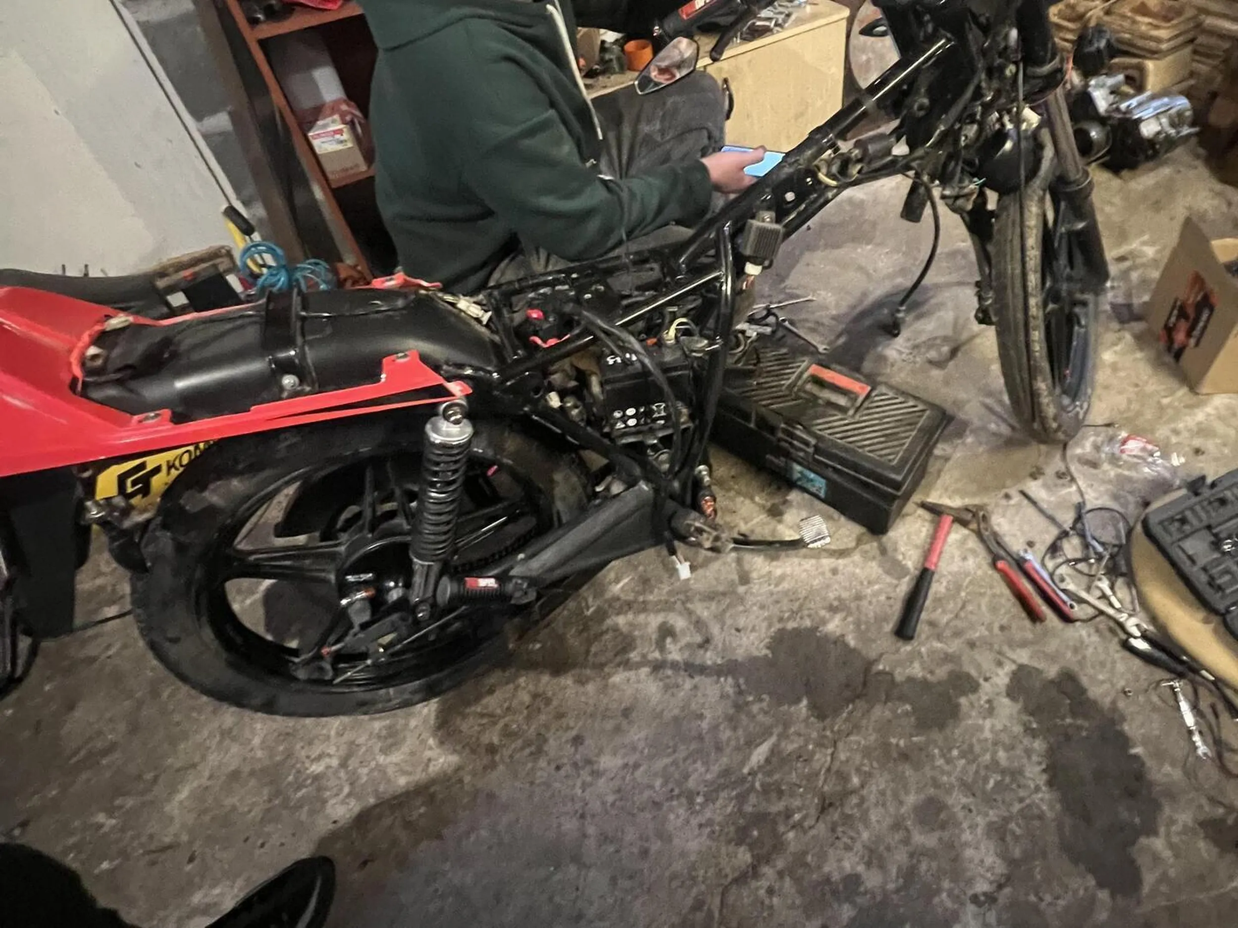 Wiem że lubisz mechaników ale nie wiedziałem że aż tak bardzo