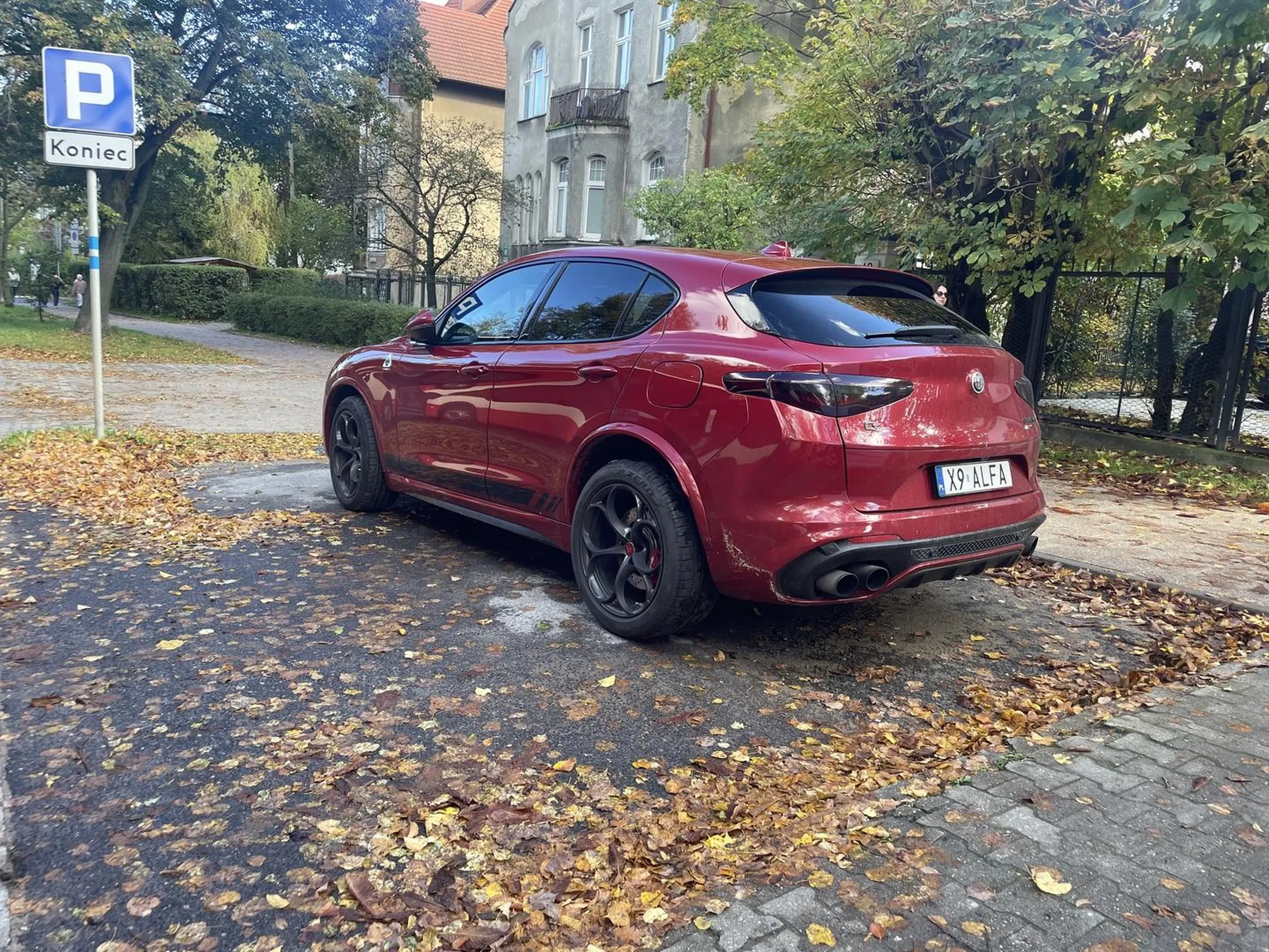 X9 DE*IL raczej. To Quadrofoglio to nie jest listek „uczę się jeździć”