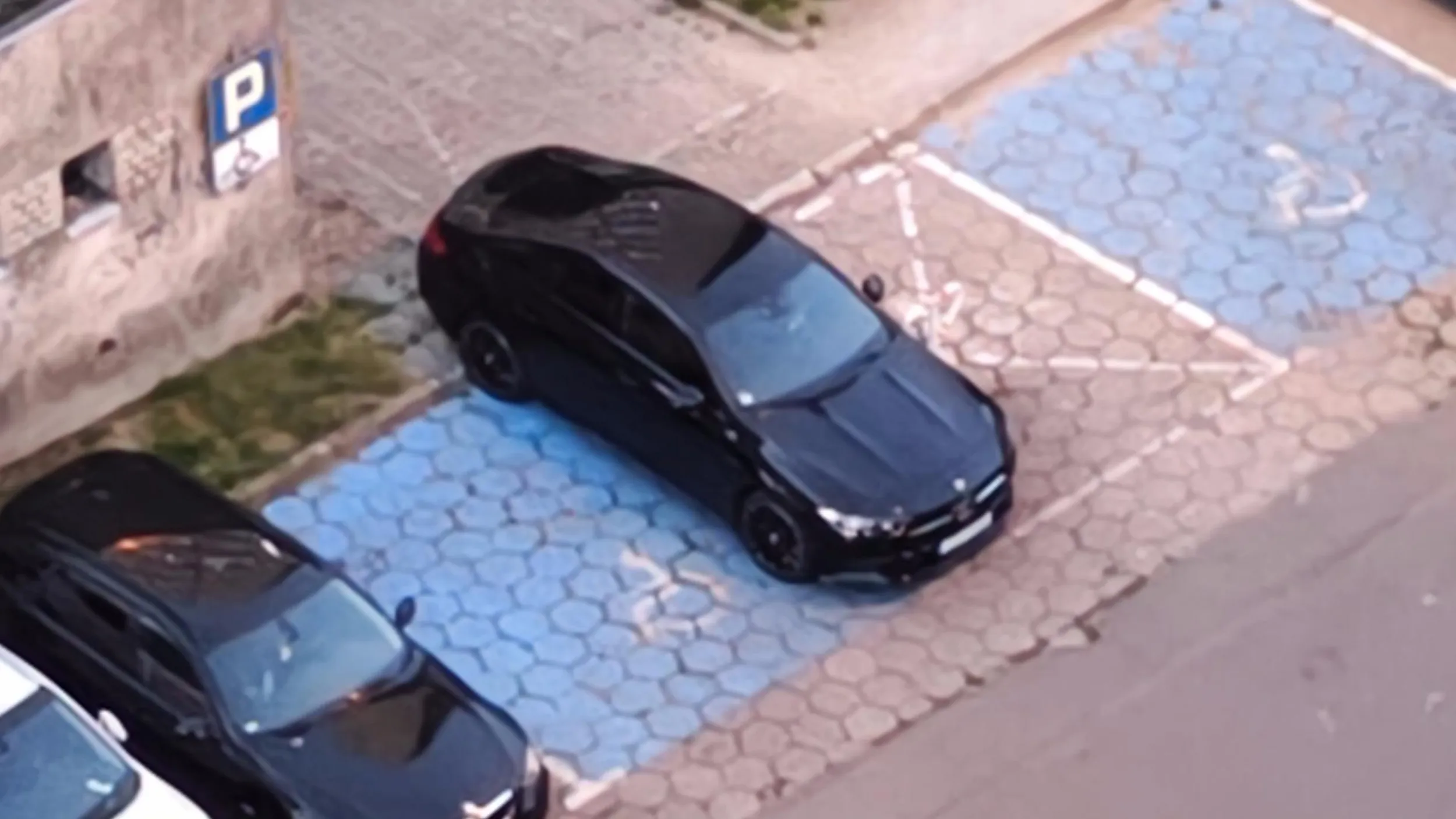 Parkowanie nie jest najmocniejsza stroną kierowcy