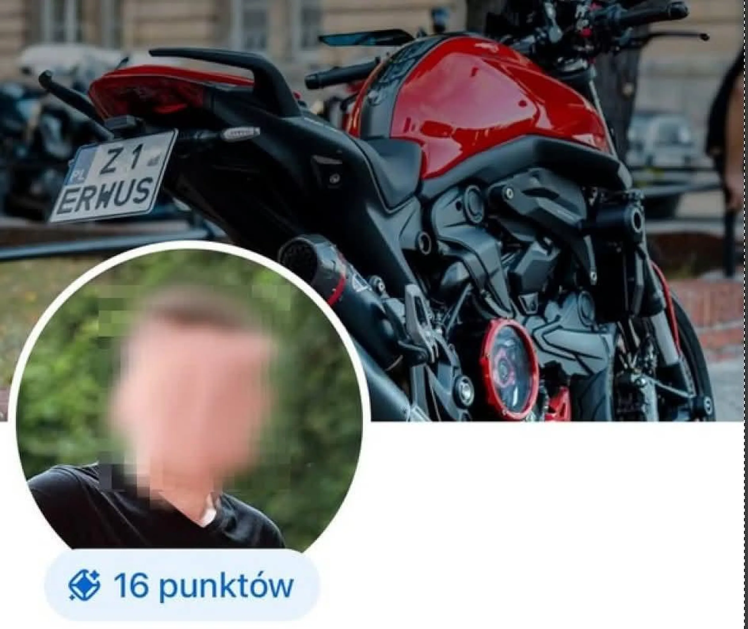 ERWUS  to dobry chłopak, nawet dzień dobry na klatce mówił, pomagał policji ?Jak to w powyższym komentarzu niestety "karma wraca"
