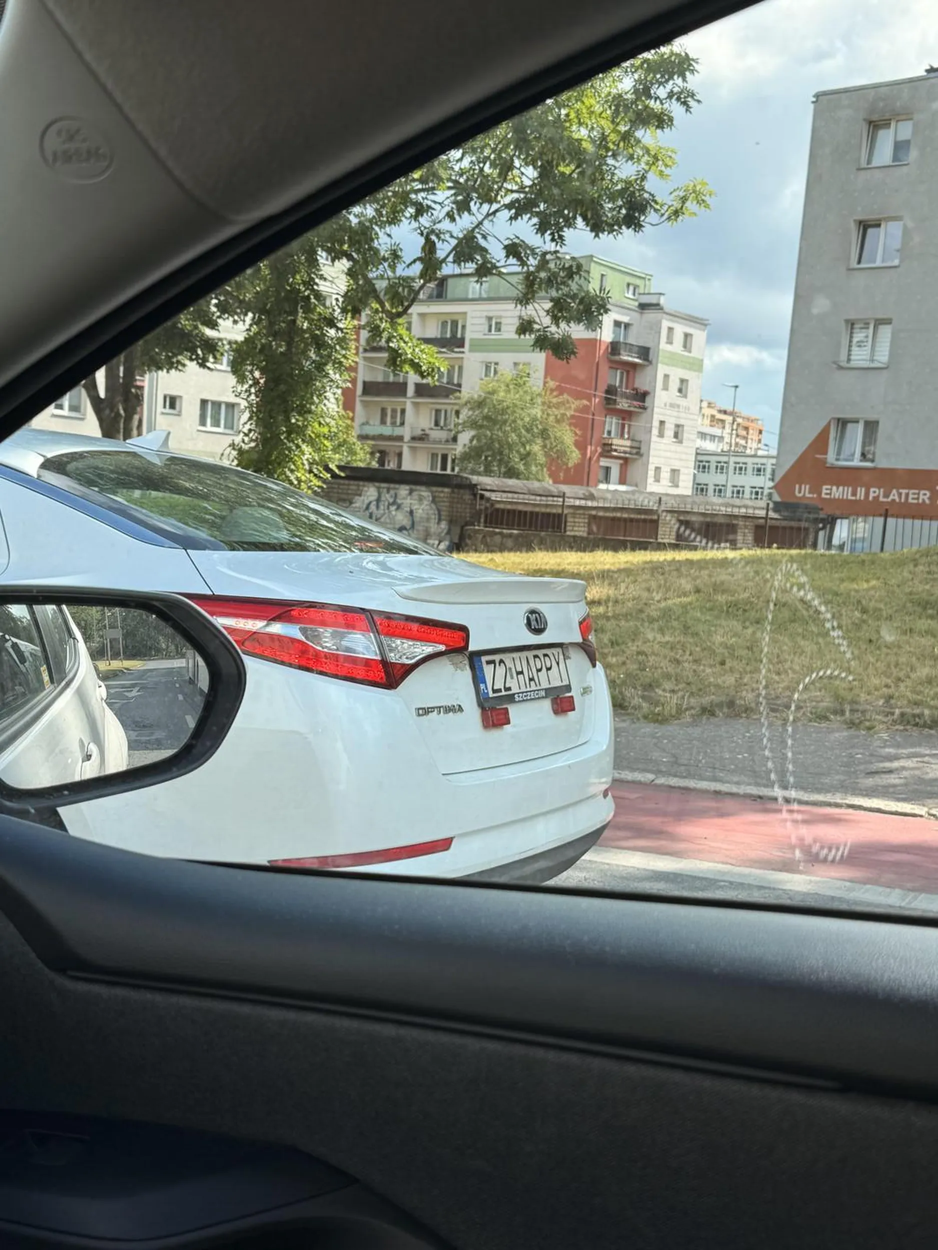 Pan bardziej zajęty telefonem niż prowadzeniem