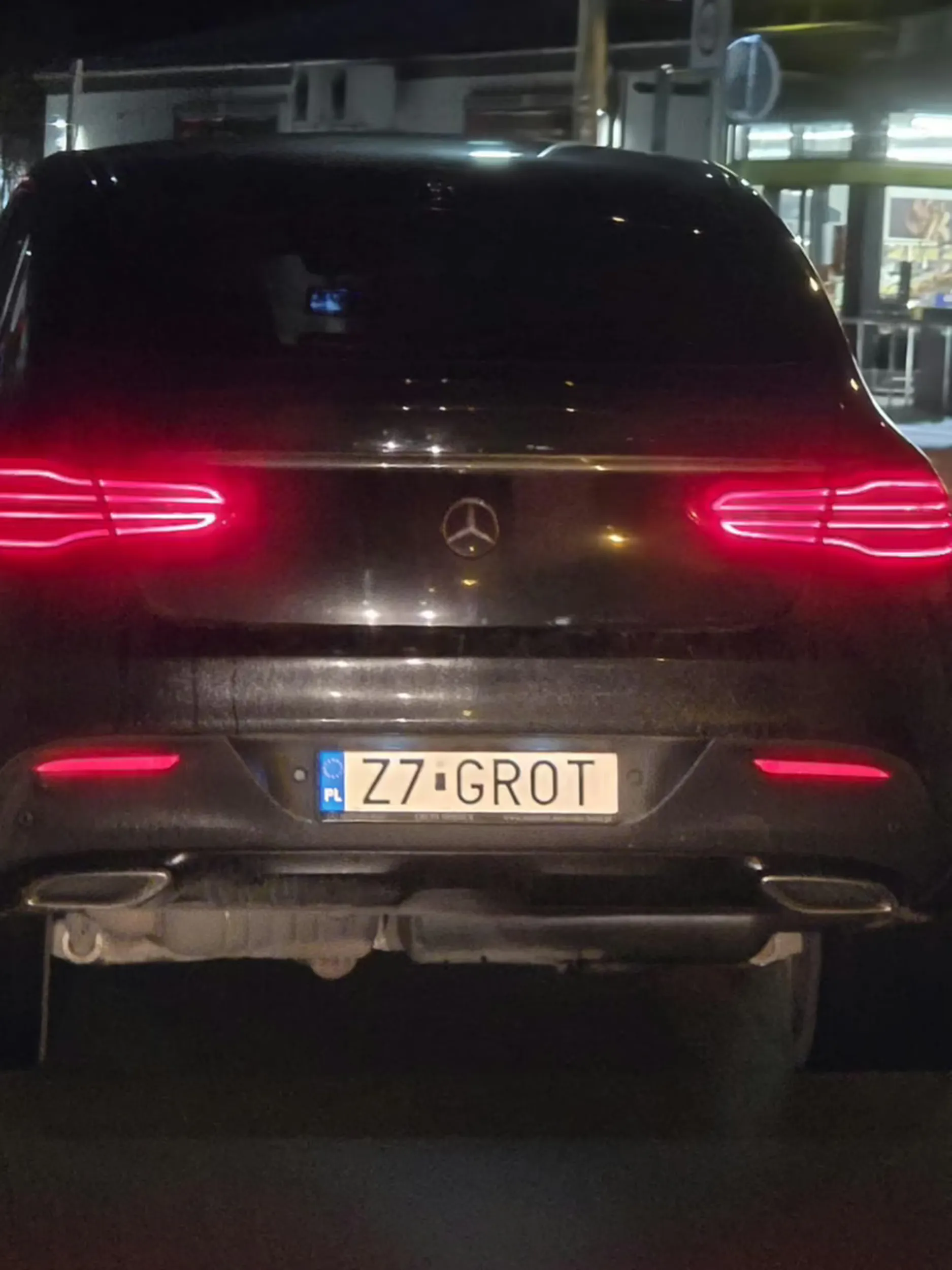 Jedzie jak pinda 50 na godzinę na 90tce a okazuje się że mu pasażerka galę robi